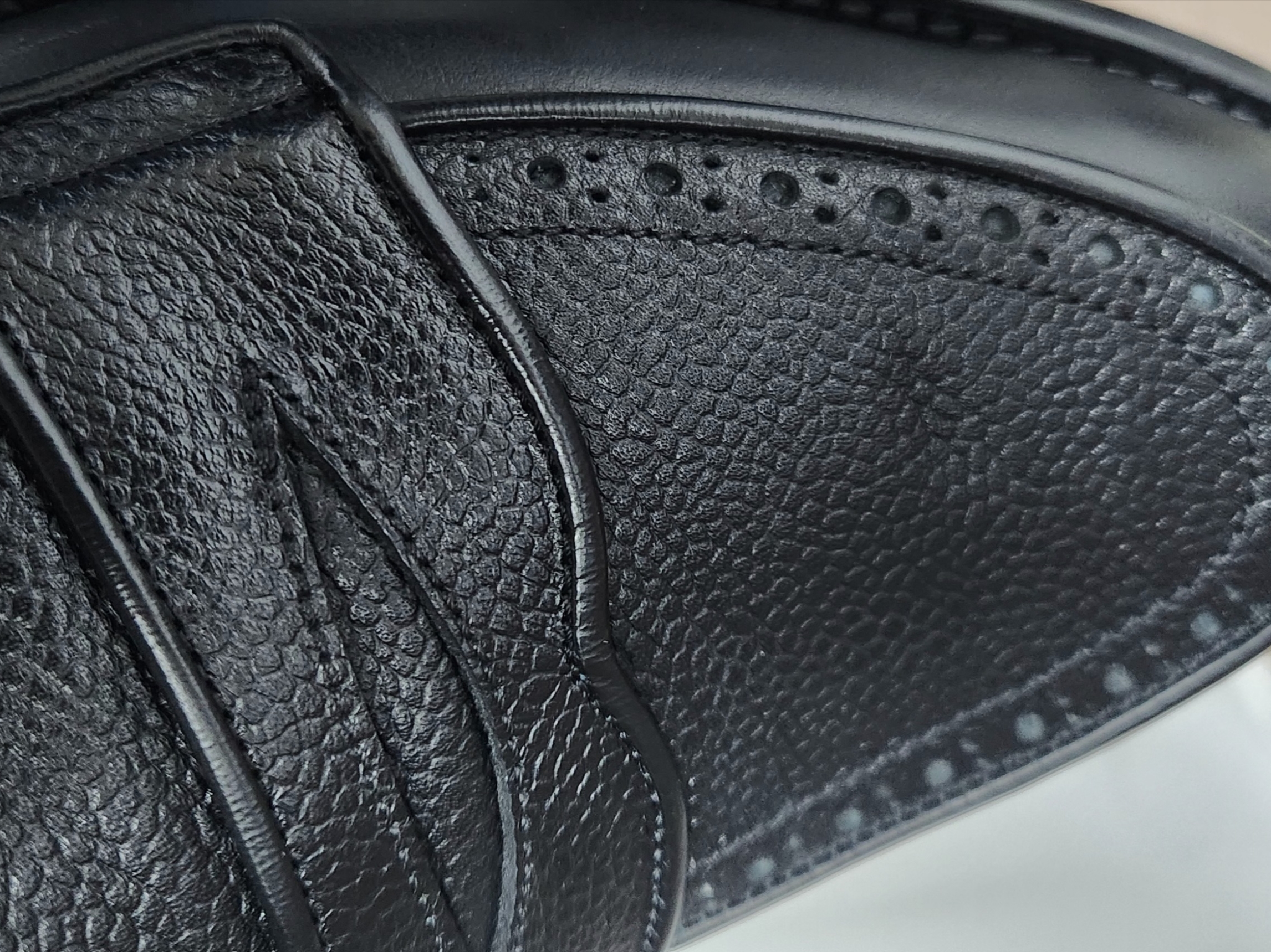 Thom Browne Vitello Calf Leather Flexible Leather Sole Soft Penny Loafer Black 착용 스타일