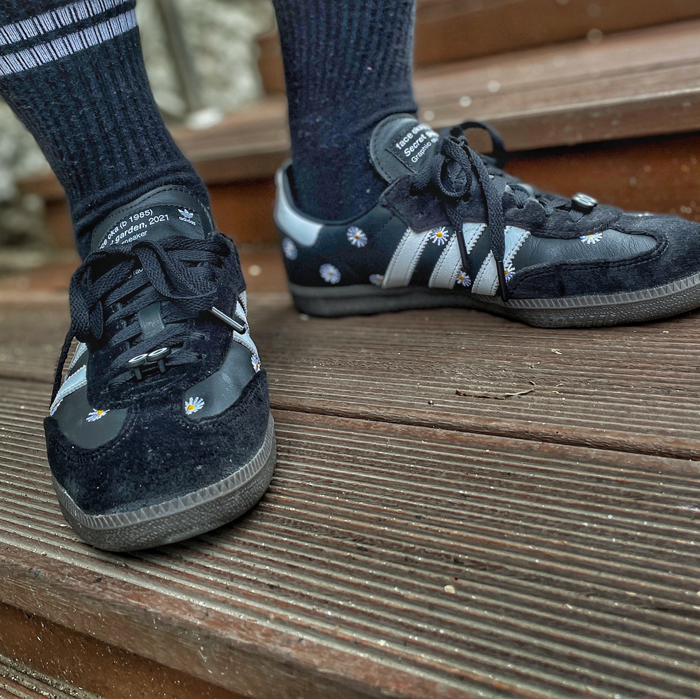 Adidas x Atmos x Face Samba OG Core Black 착용 스타일 - 2