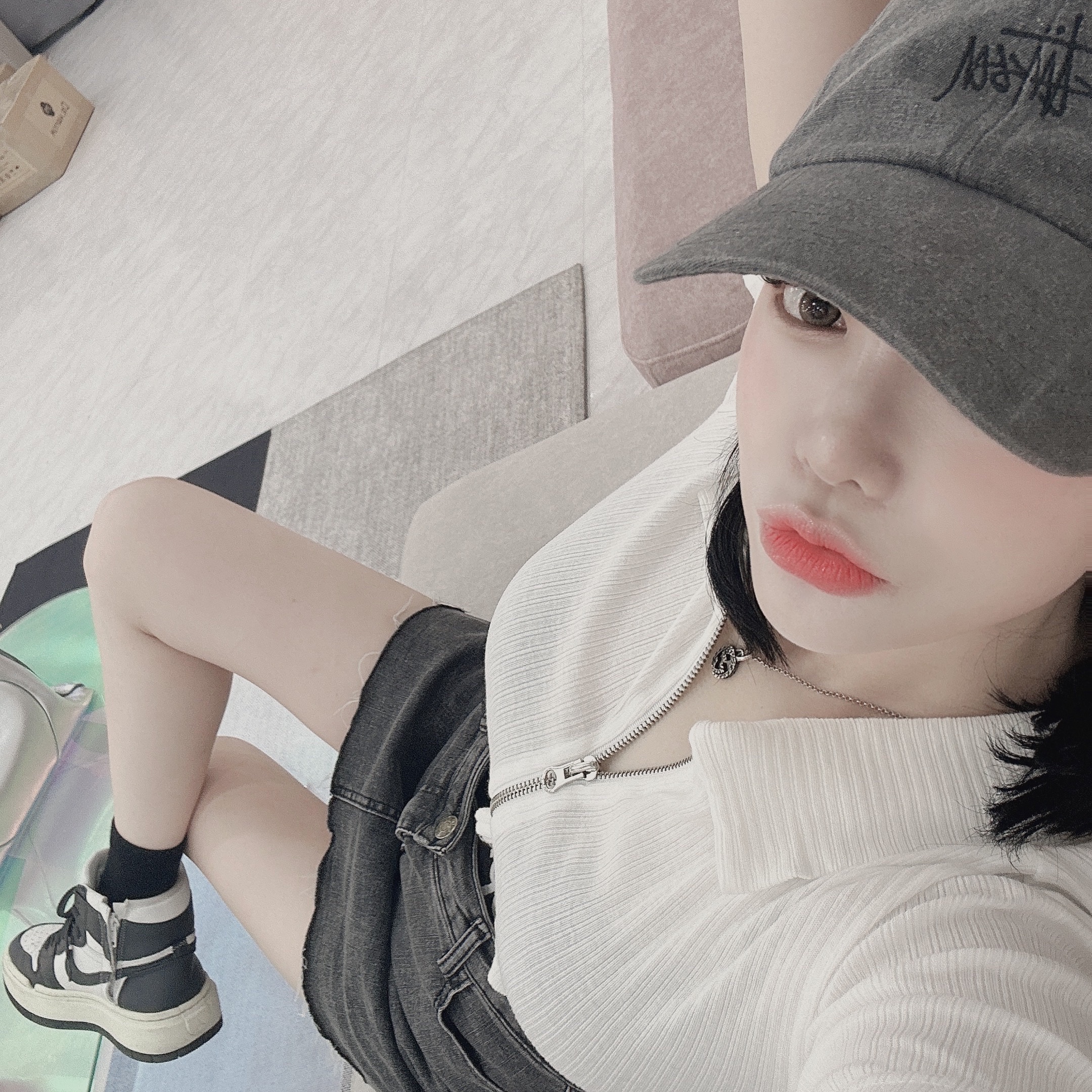 (W) Jordan 1 Elevate High Dark Ash 착용 스타일
