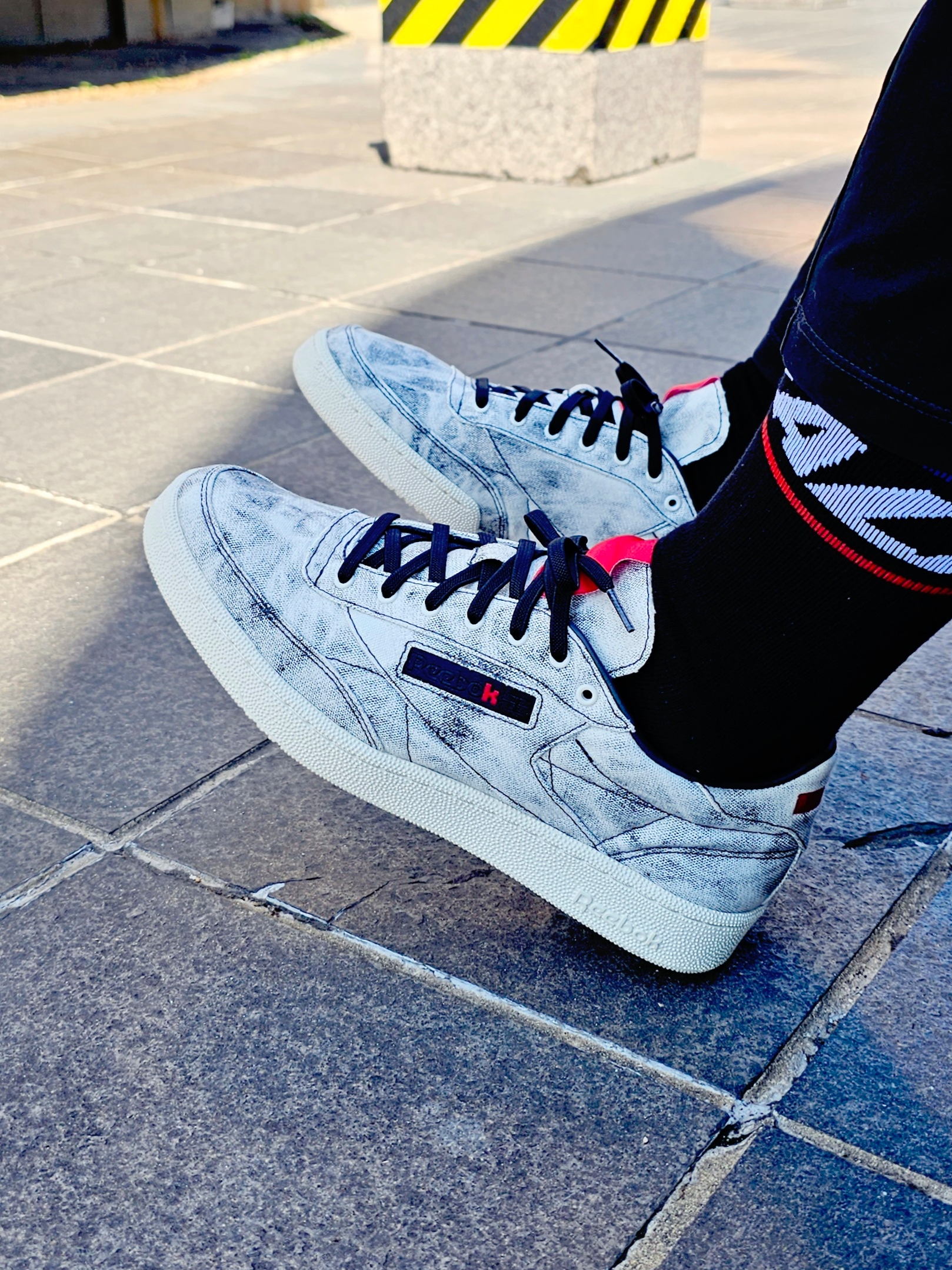 Reebok x Kendrick Lamar Club C Acid Wash 착용 스타일 - 2