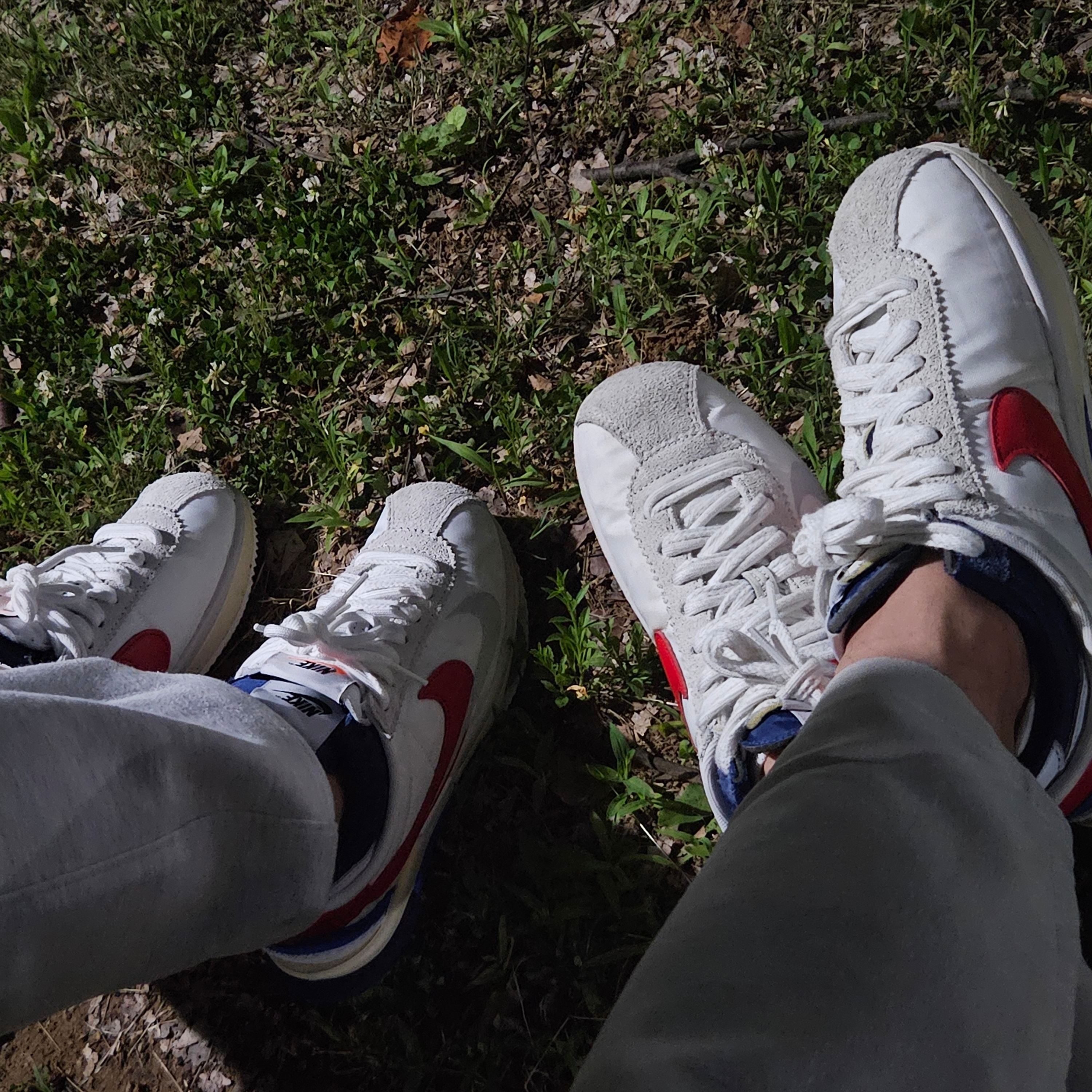 Nike x Sacai Zoom Cortez SP White and University Red 착용 스타일