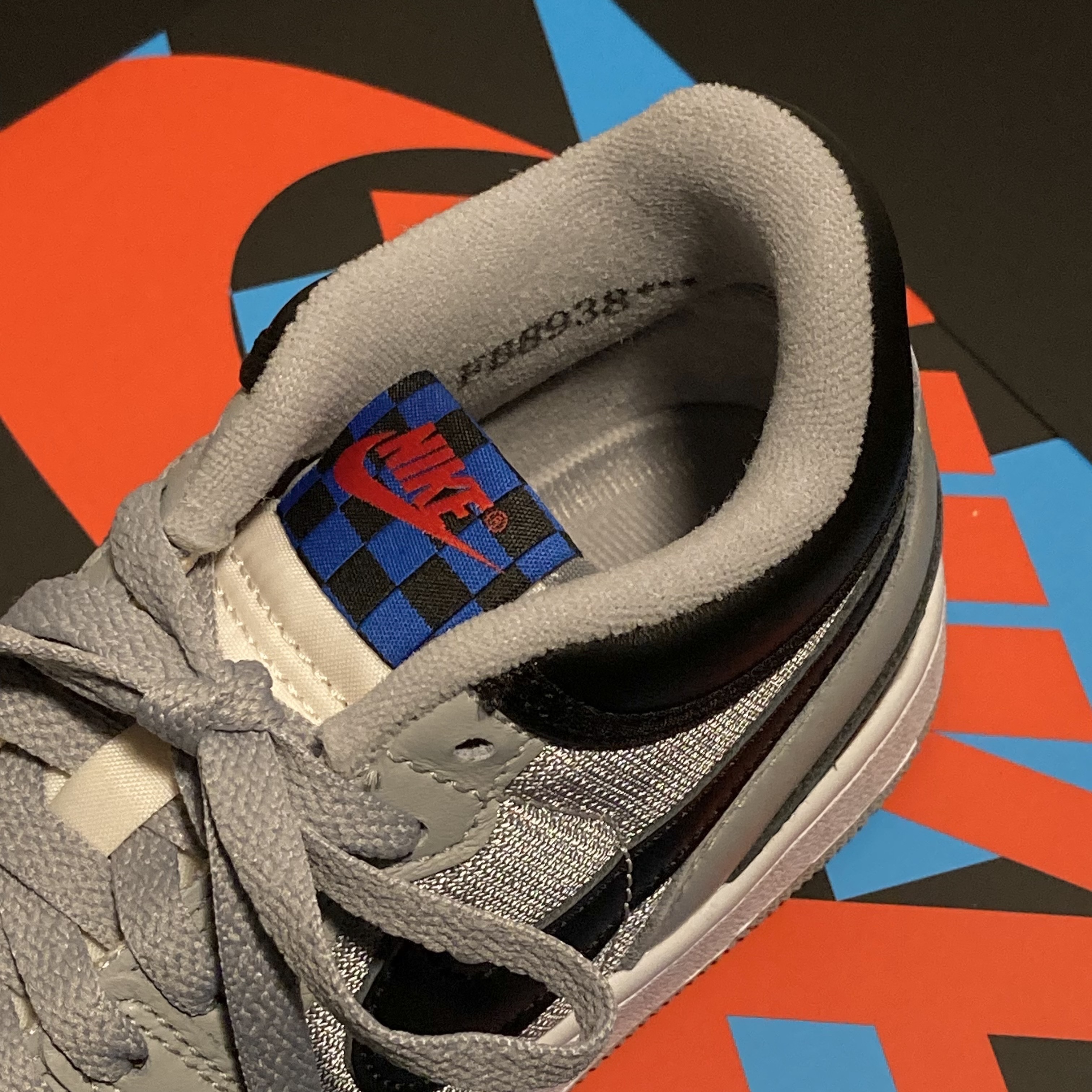 Nike Mac Attack QS SP Light Smoke Grey 착용 스타일 - 5