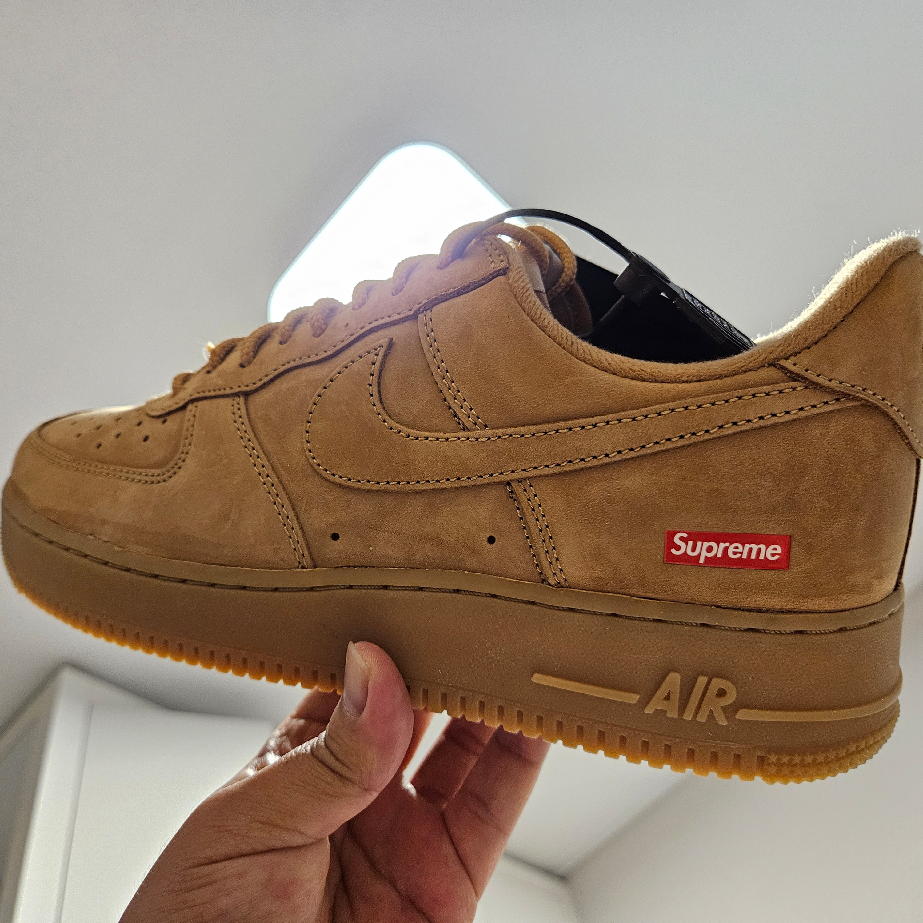 Nike x Supreme Air Force 1 Low Flax 착용 스타일