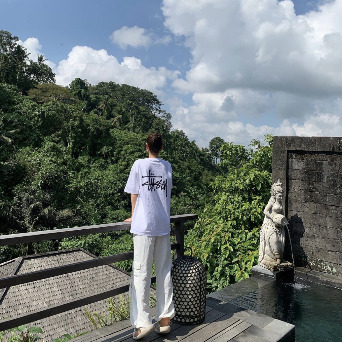 Stussy Basic Stussy T-Shirt White 2023 착용 스타일 - 2