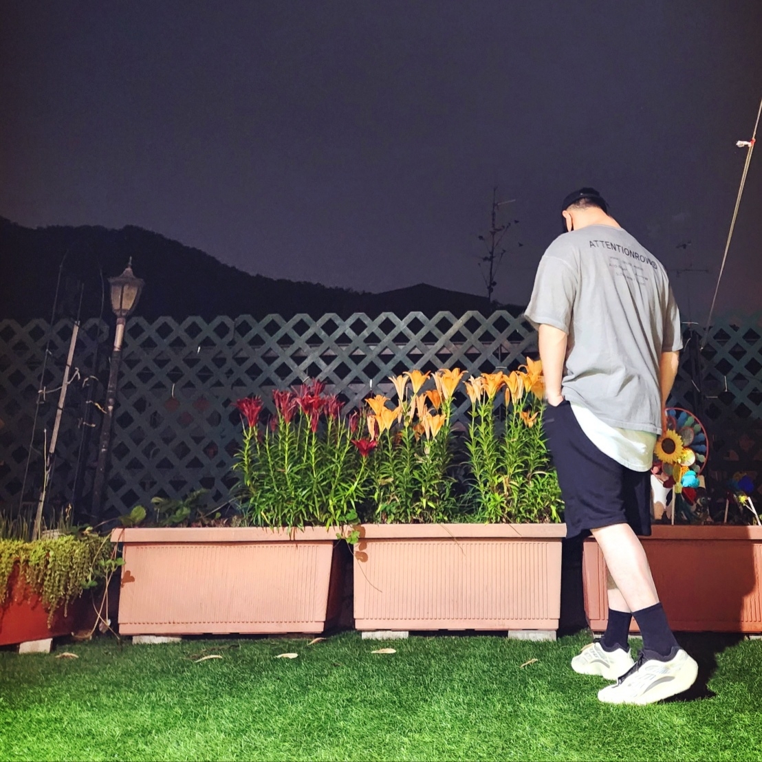 Adidas Yeezy 700 V3 Azael 2022/2023 착용 스타일 - 2