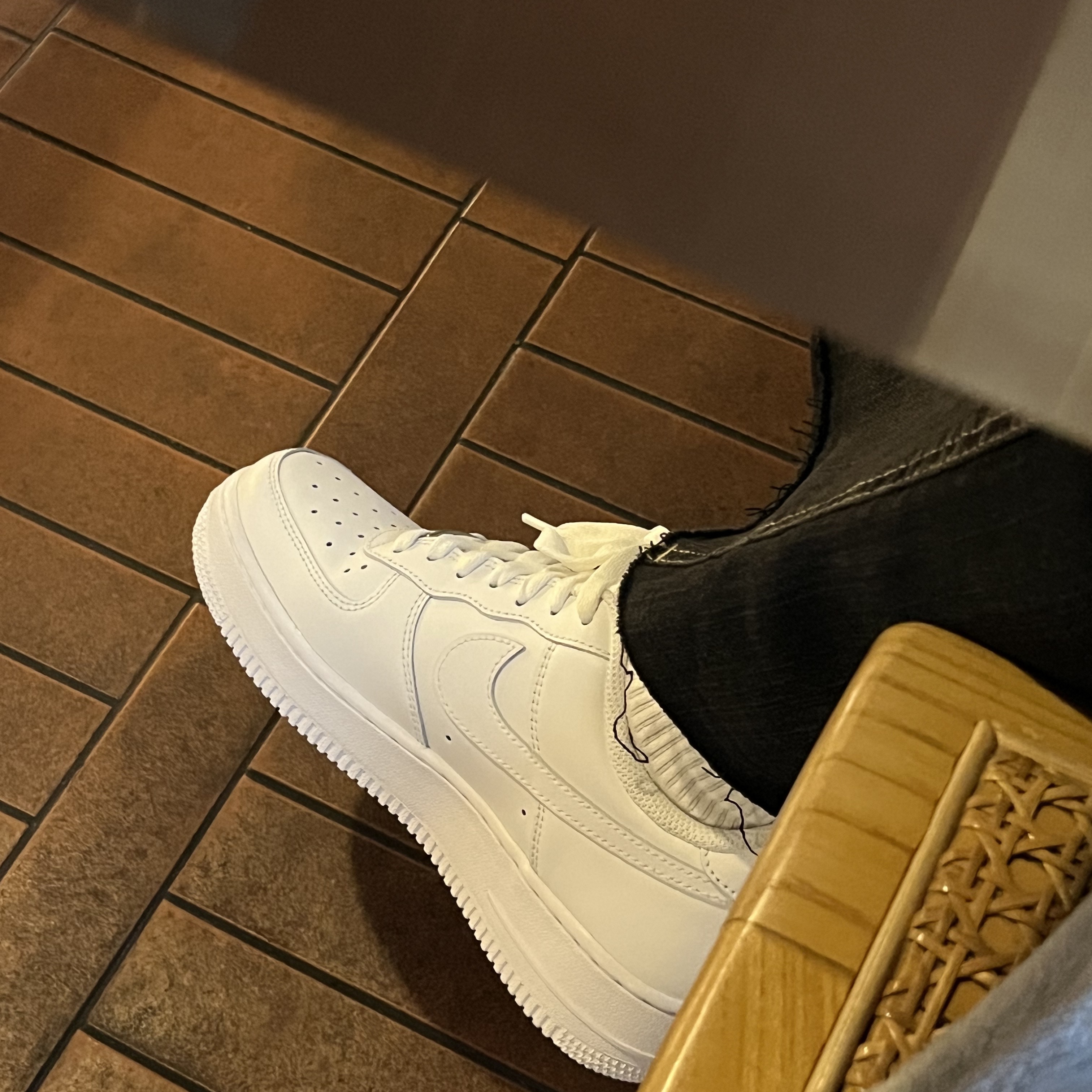 (W) Nike Air Force 1 '07 Low White 착용 스타일 - 2