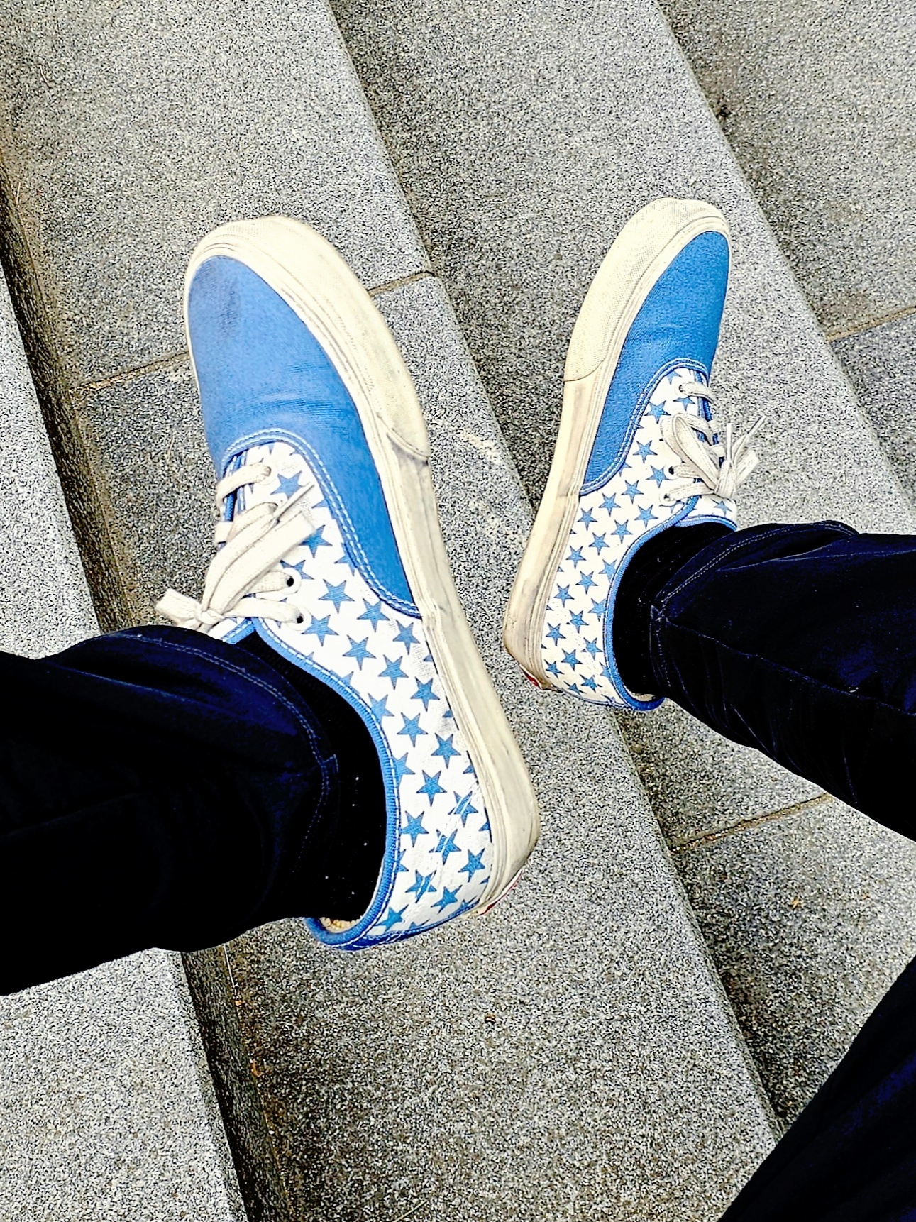 Vans Vault x Bianca Chandon Authentic LX Stressed Navy White 착용 스타일 - 1