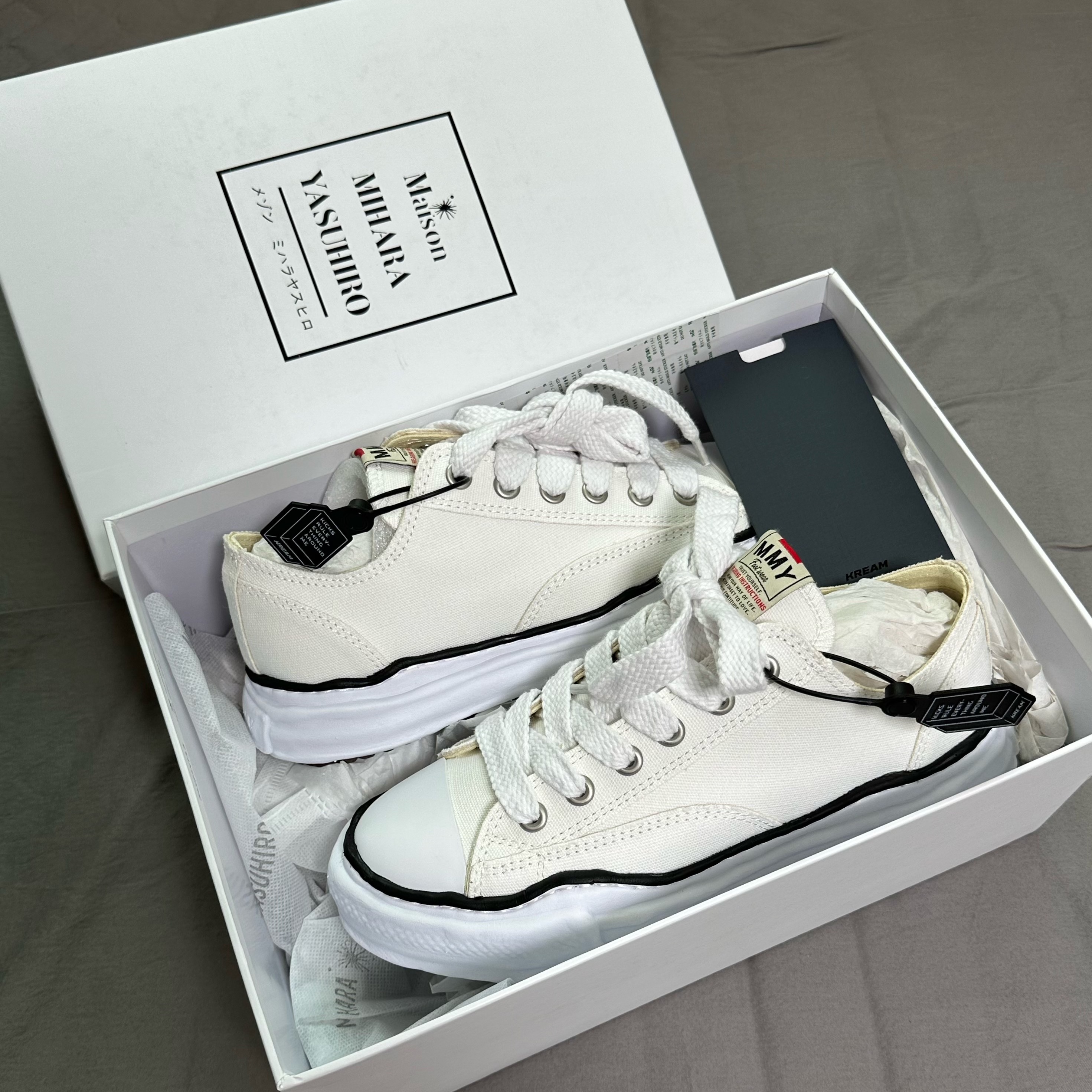 Maison Mihara Yasuhiro Peterson OG Sole Canvas Low Sneakers White 착용 스타일