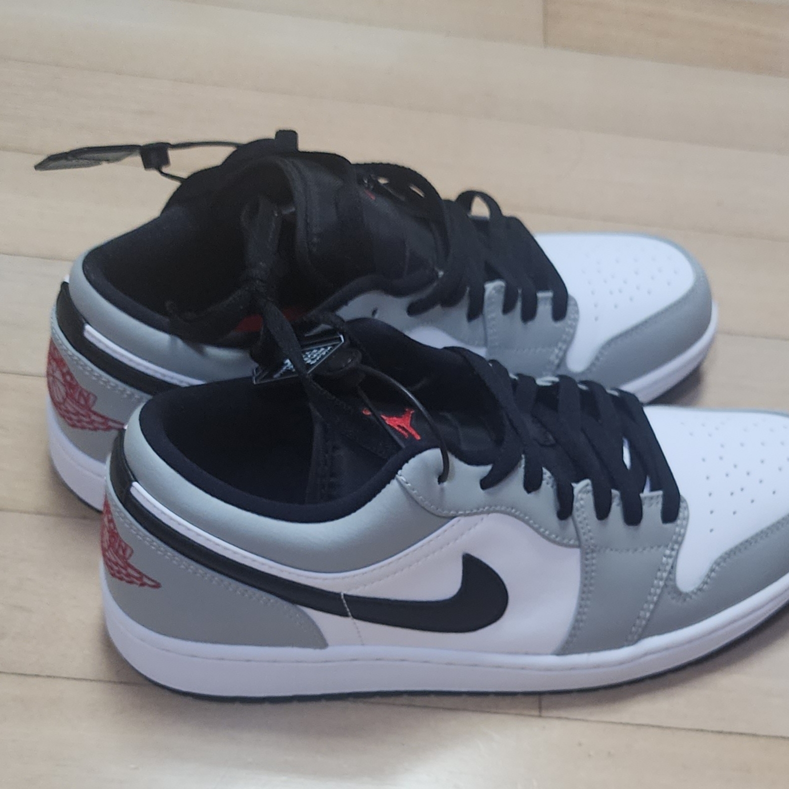 Jordan 1 Low Light Smoke Grey 착용 스타일 - 1