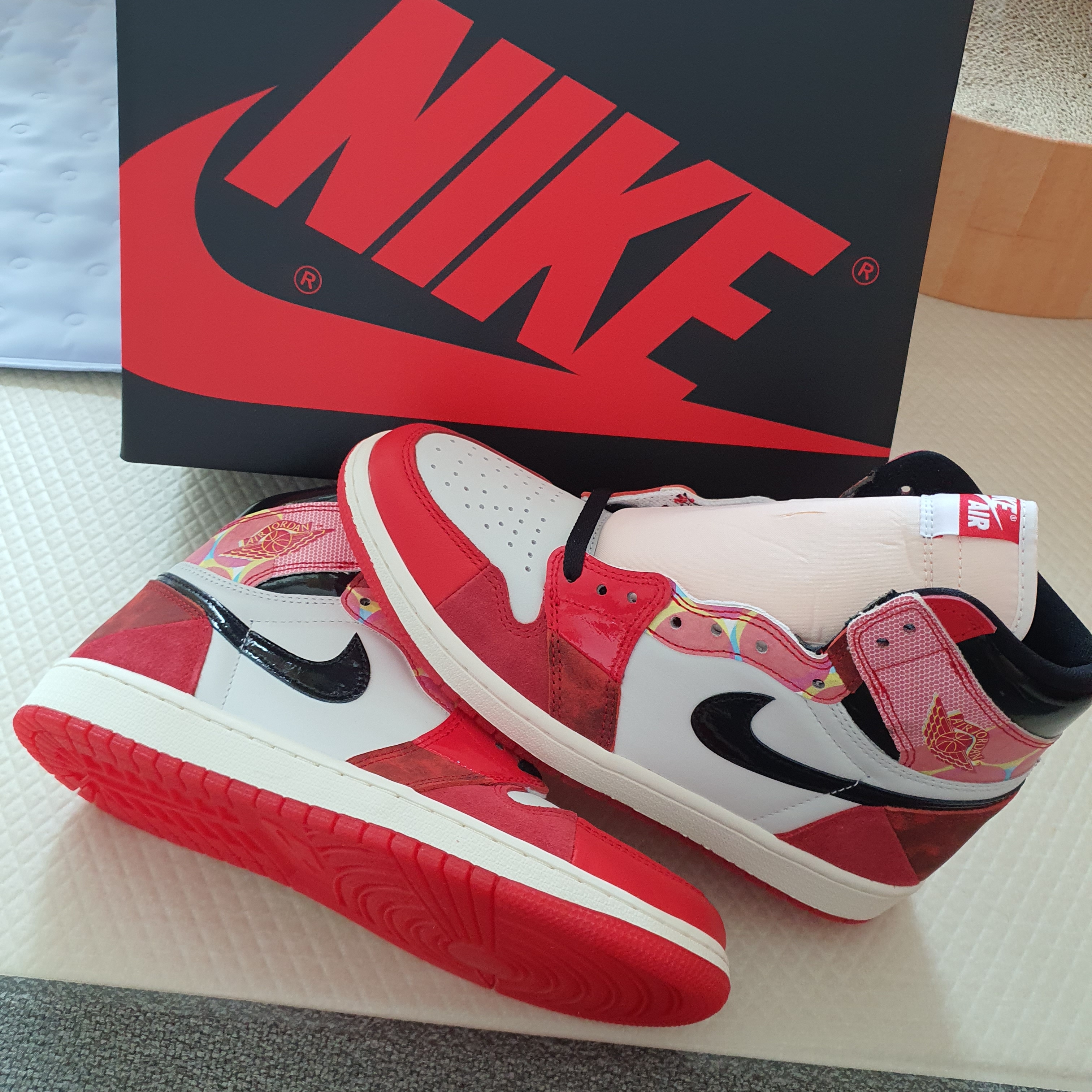 Jordan 1 Retro High Spider-Man Next Chapter 착용 스타일 - 3