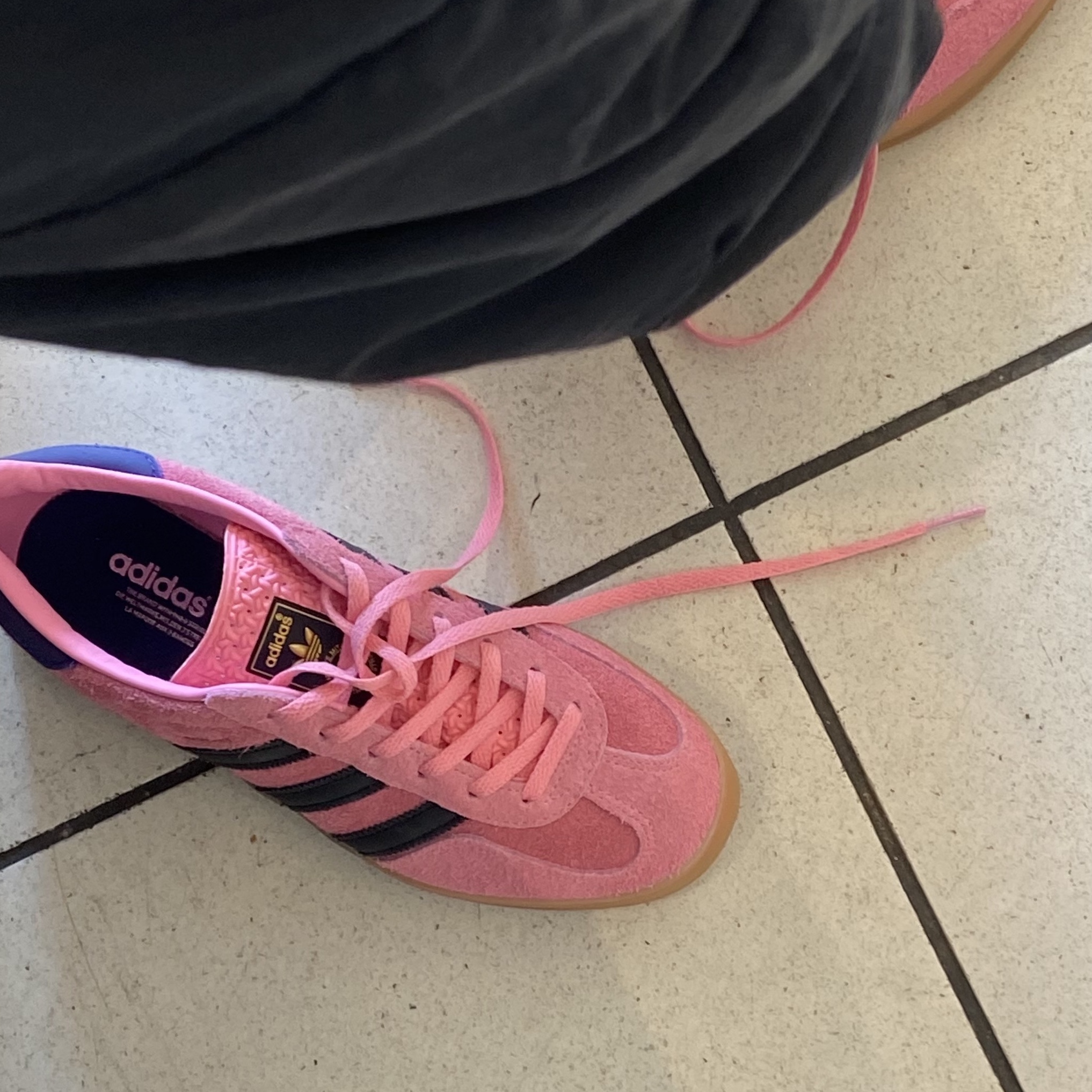 (W) Adidas Gazelle Indoor Bliss Pink 착용 스타일