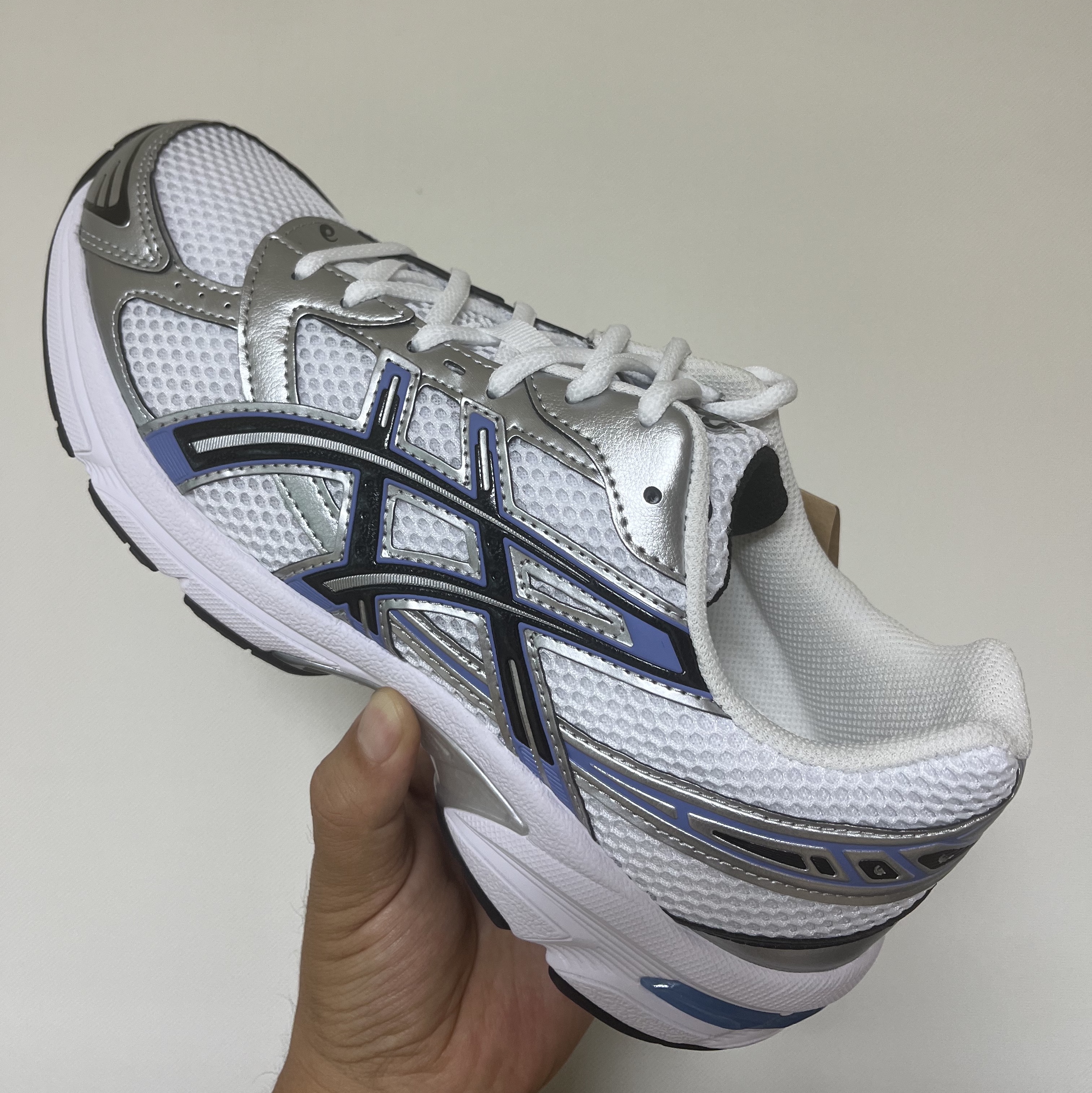(W) Asics Gel-1130 White Periwinkle Blue 착용 스타일 - 2