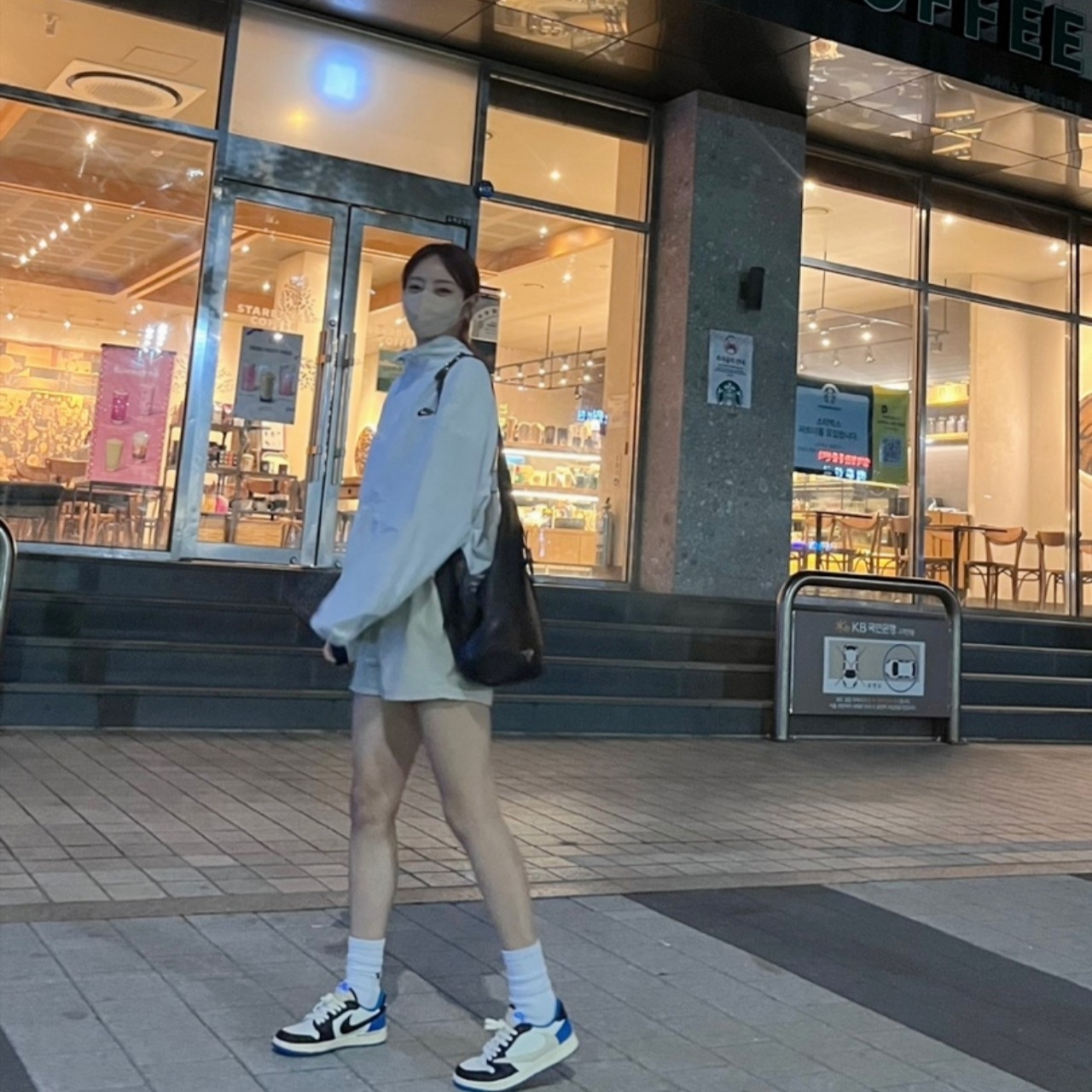Jordan 1 x Travis Scott x Fragment Retro Low OG SP Military Blue 착용 스타일