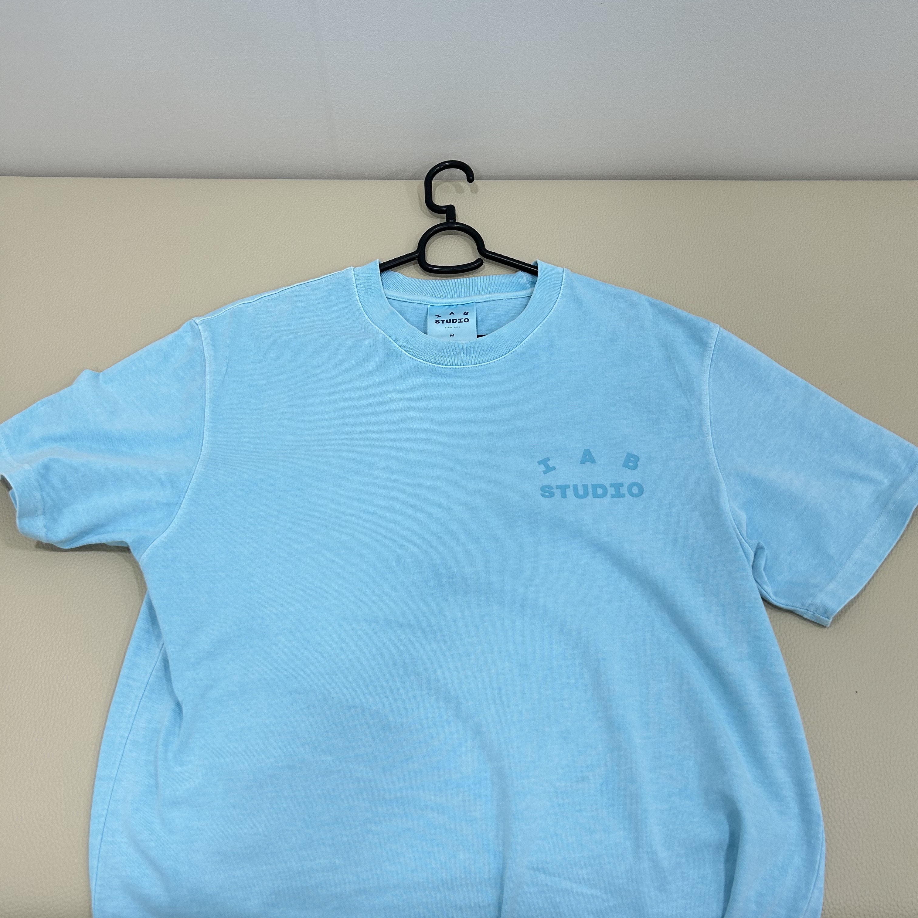IAB Studio Pigment T-Shirt Cyan 착용 스타일