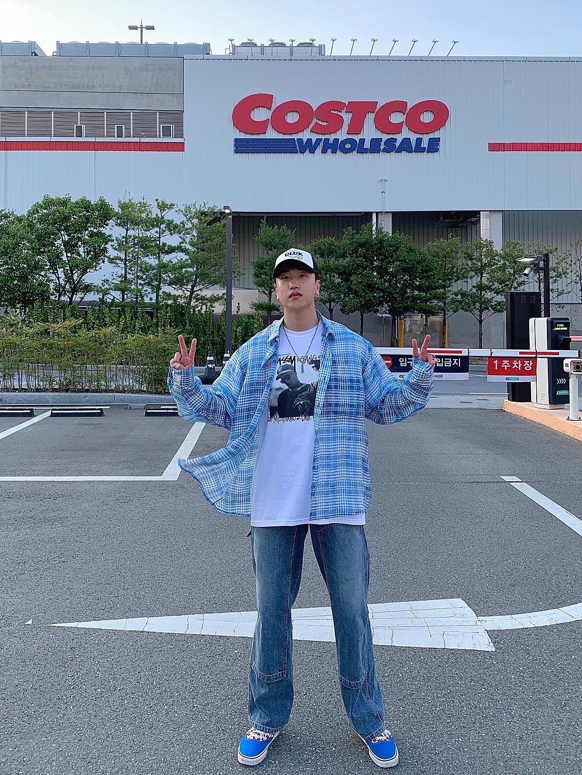 Stussy x Gang Starr Take It Personal T-Shirt White 착용 스타일 - 2