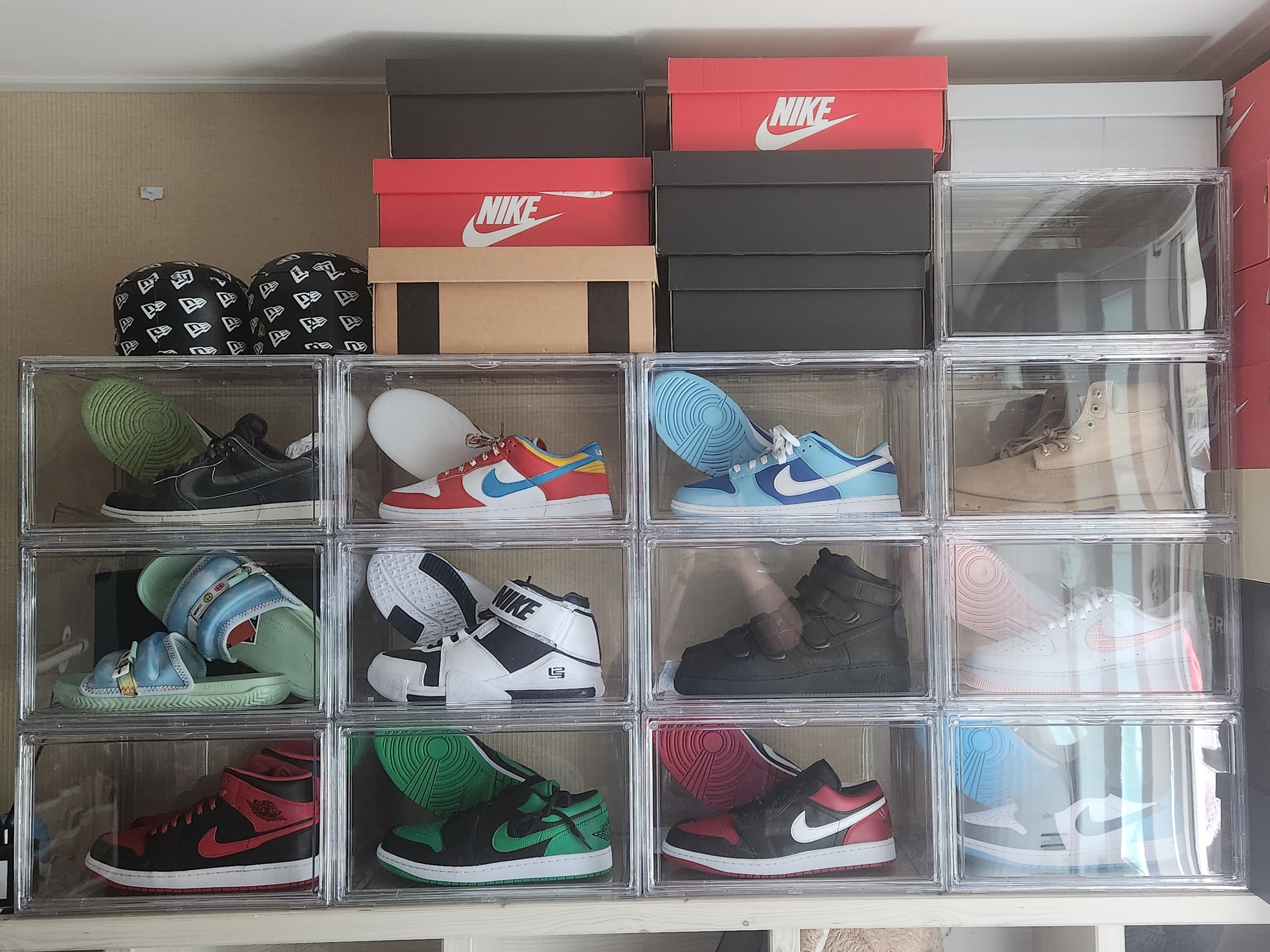 Nike Dunk Low Retro QS Argon, Nike x LeBron James x Fruity Pebbles Dunk Low QS Habanero Red 착용 스타일 - 3