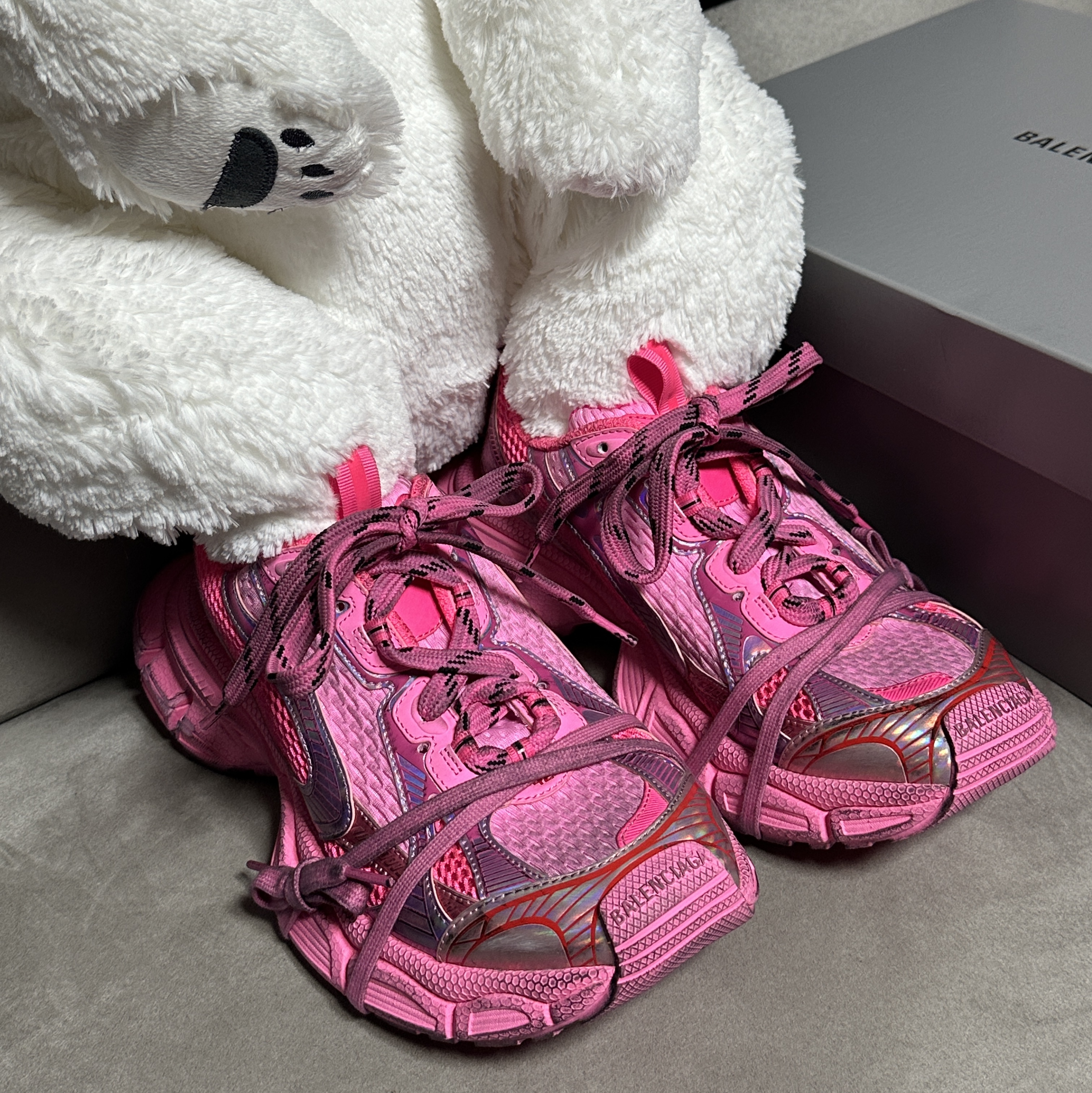 (W) Balenciaga 3XL Sneakers Pink 착용 스타일