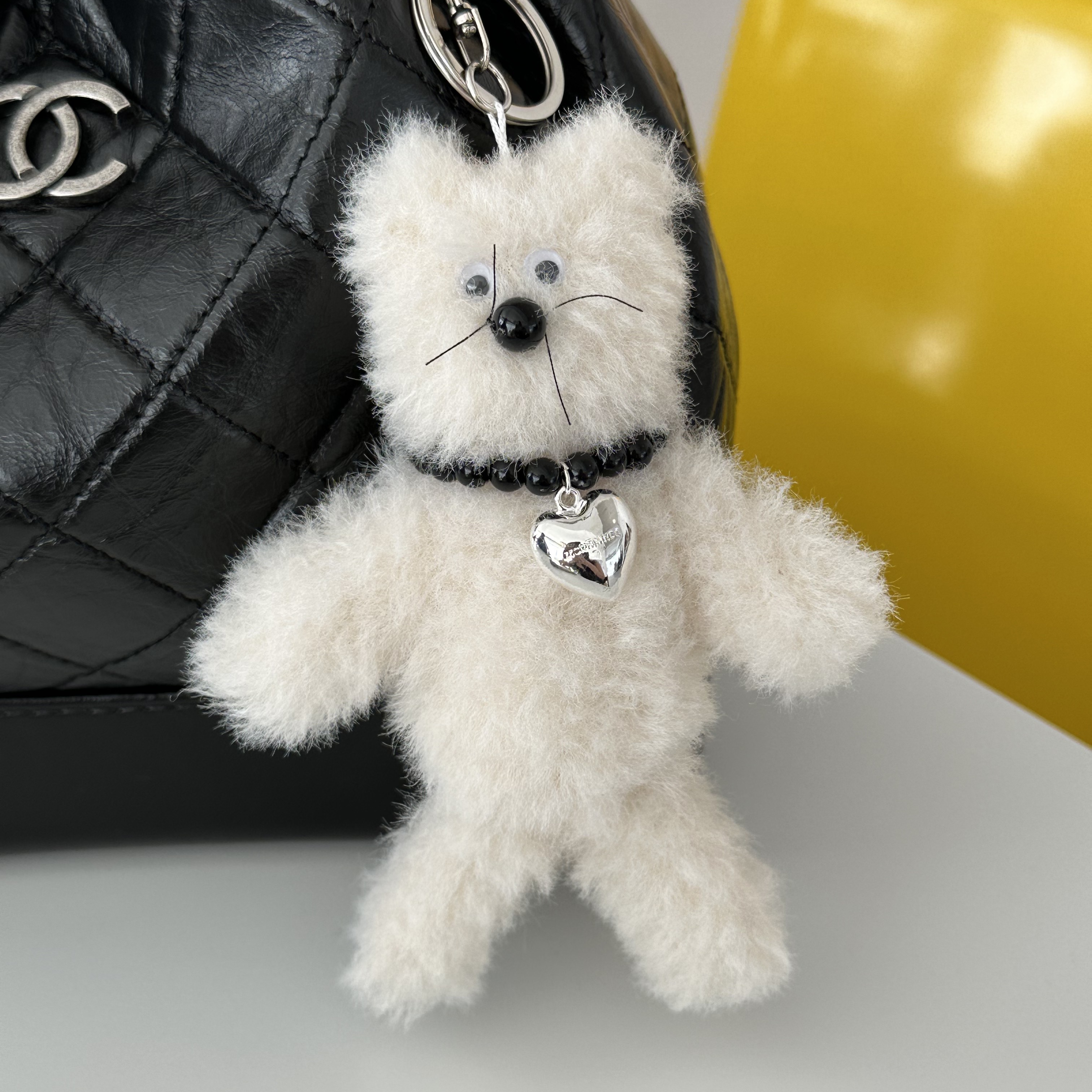 [KREAM 단독] Monamhee Creami Keyring Cream 착용 스타일