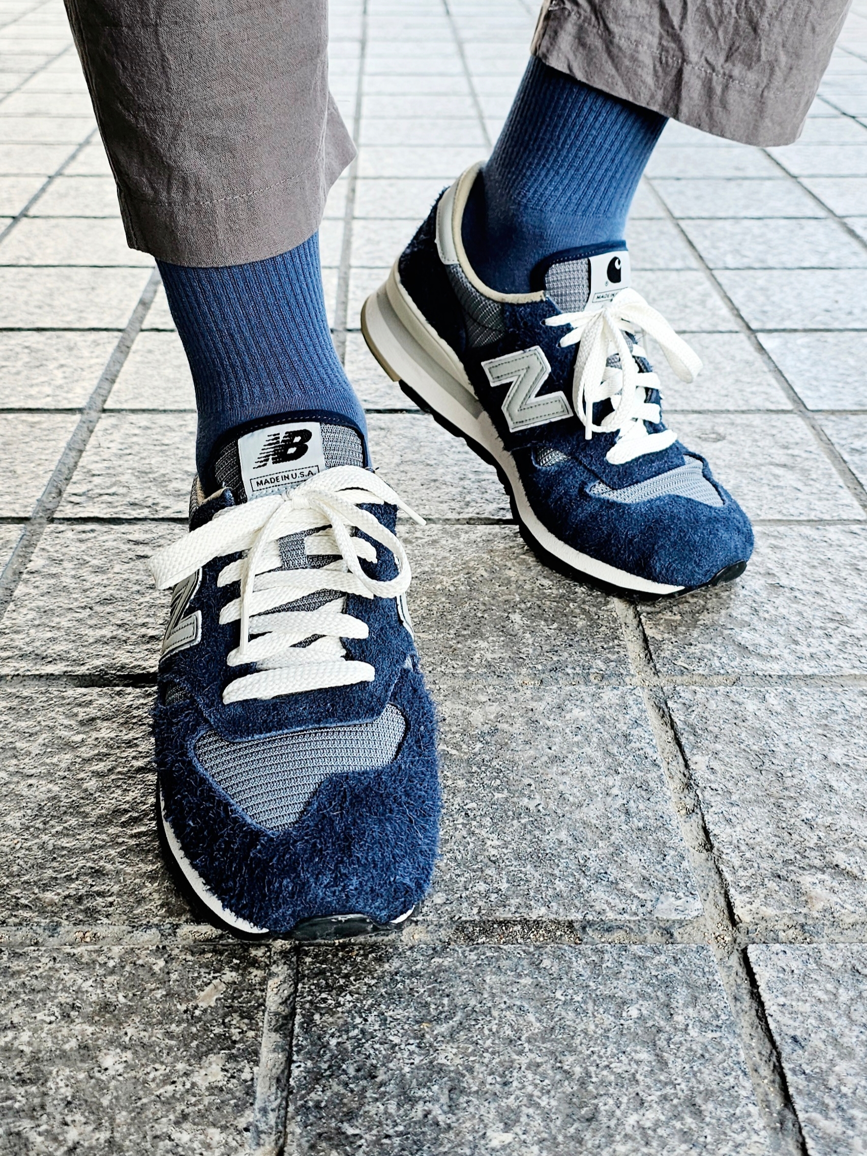 New Balance x Carhartt WIP 990v1 Made in USA Sculpture Center 착용 스타일 - 1