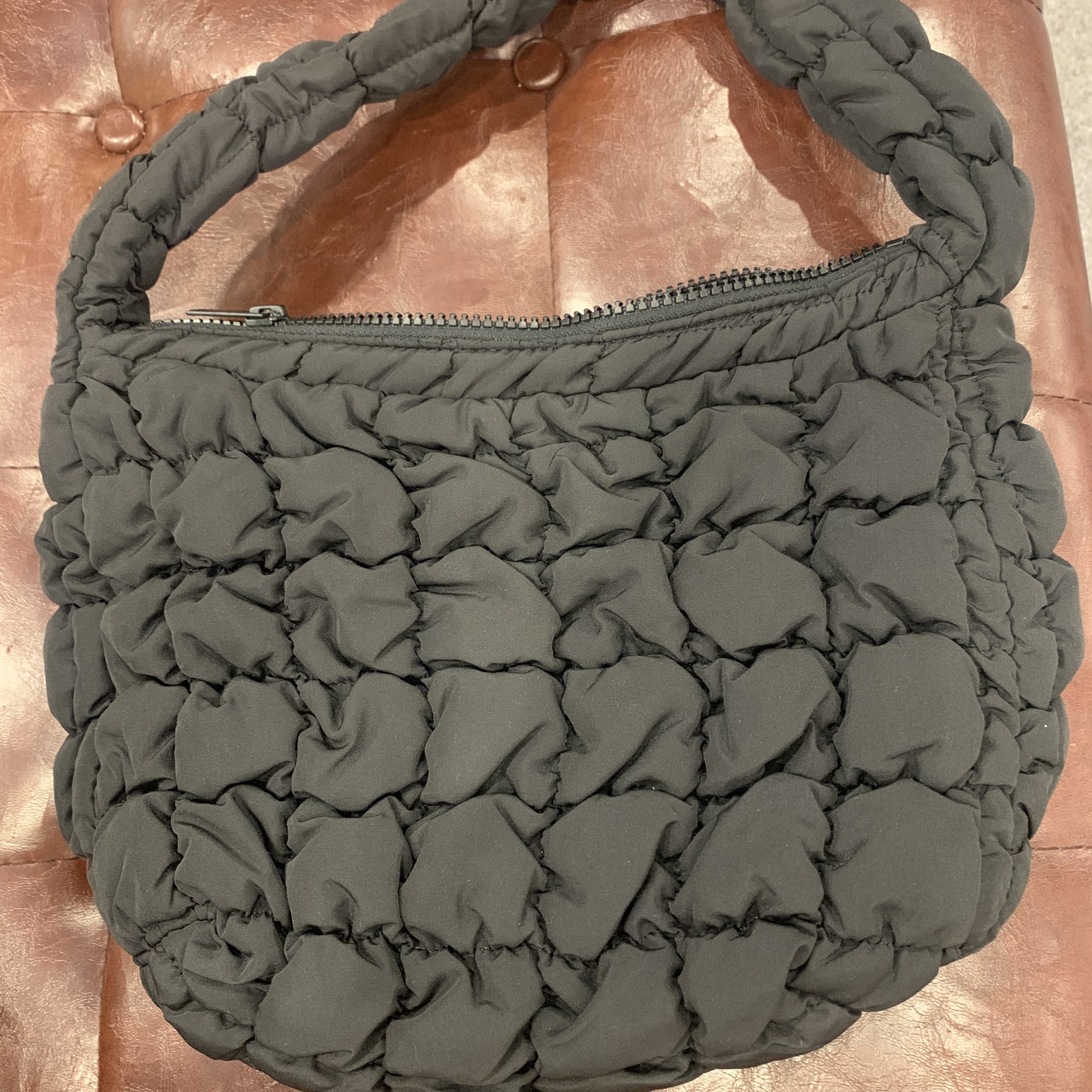 COS Quilted Mini Bag Black 착용 스타일