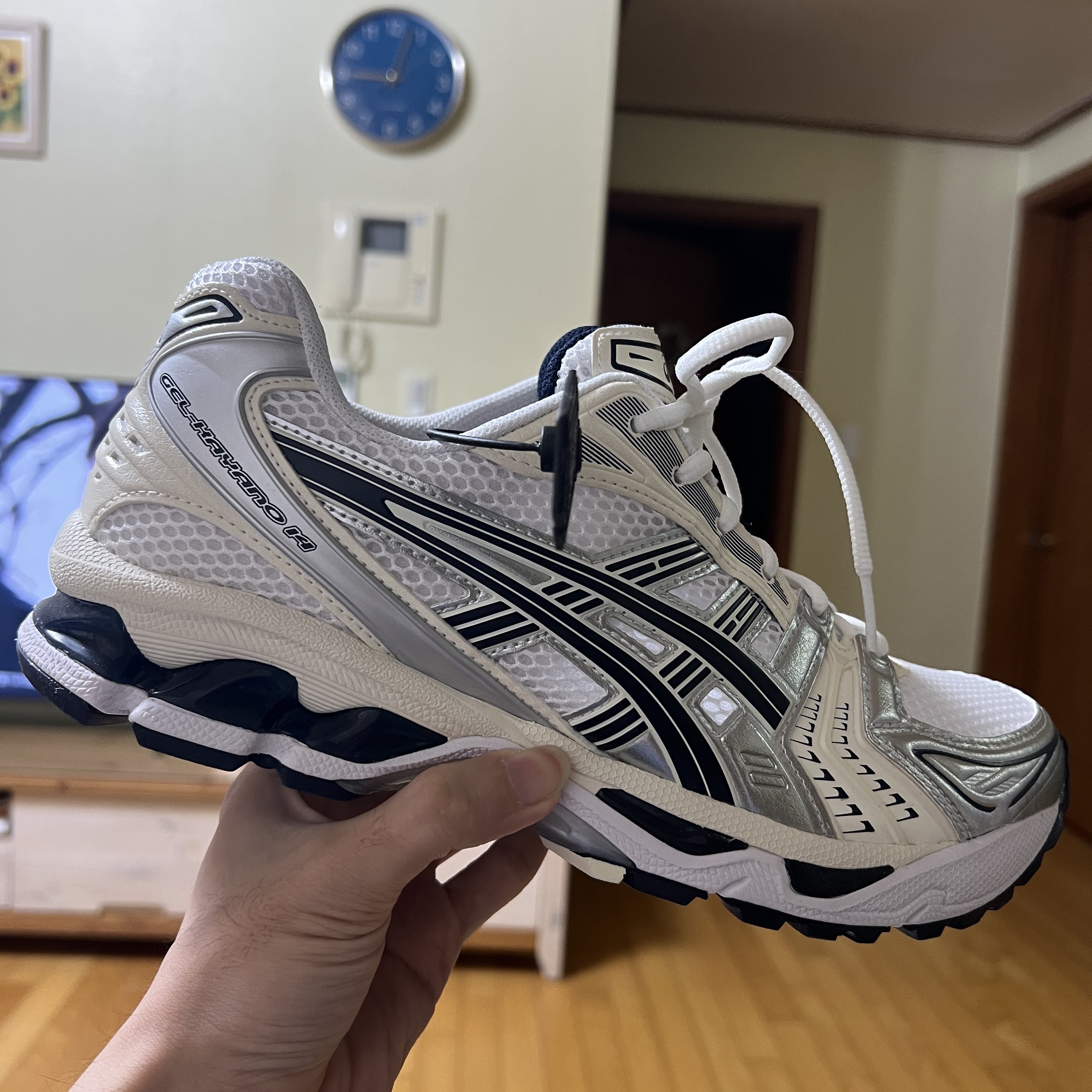 (W) Asics Gel-Kayano 14 White Midnight 착용 스타일 - 1