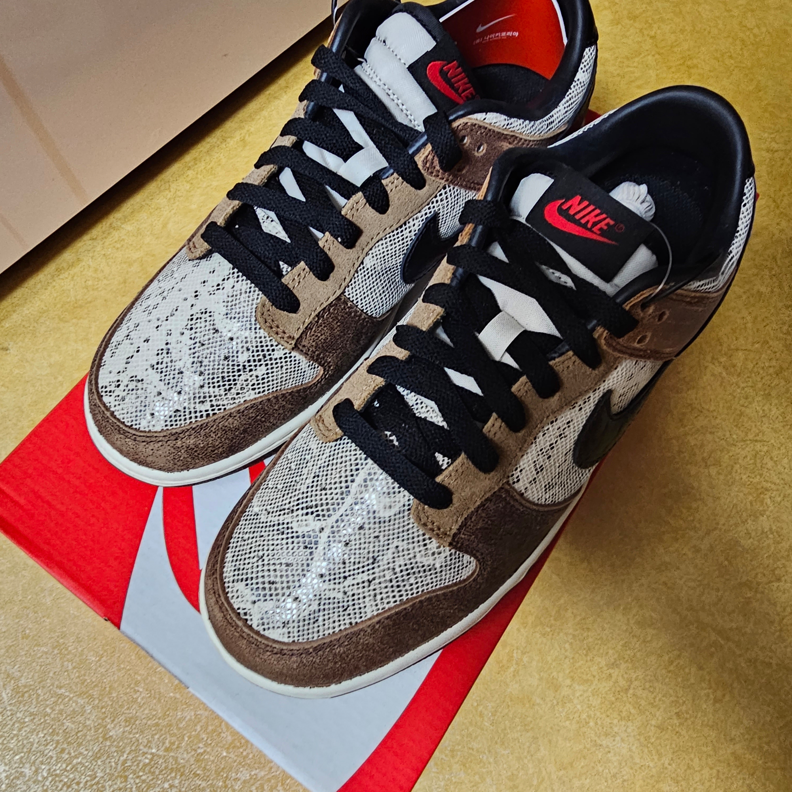 Nike Dunk Low PRM Head to Head 착용 스타일 - 1