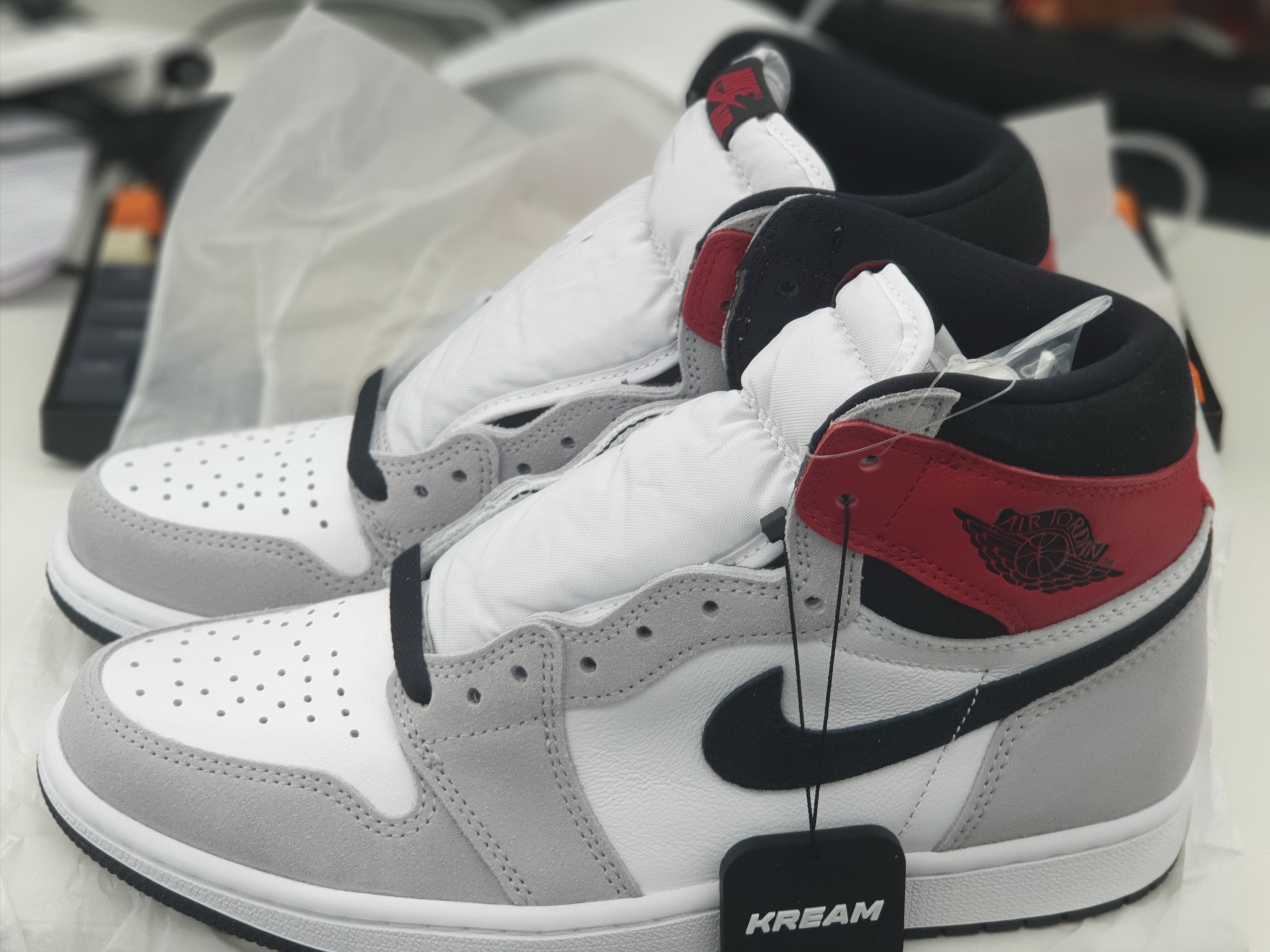 Jordan 1 Retro High OG Light Smoke Grey 착용 스타일
