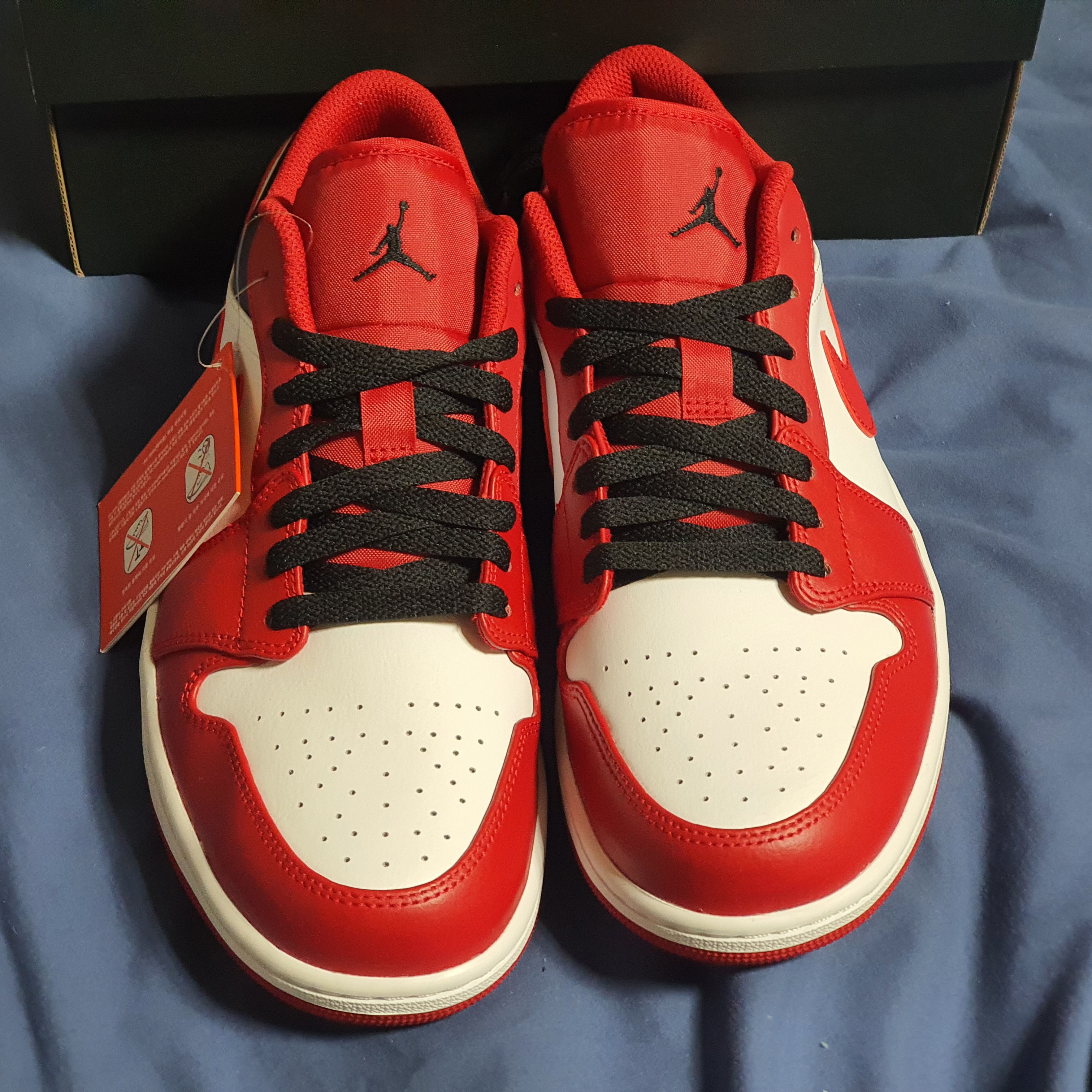 Jordan 1 Low White Gym Red Black 착용 스타일 - 2