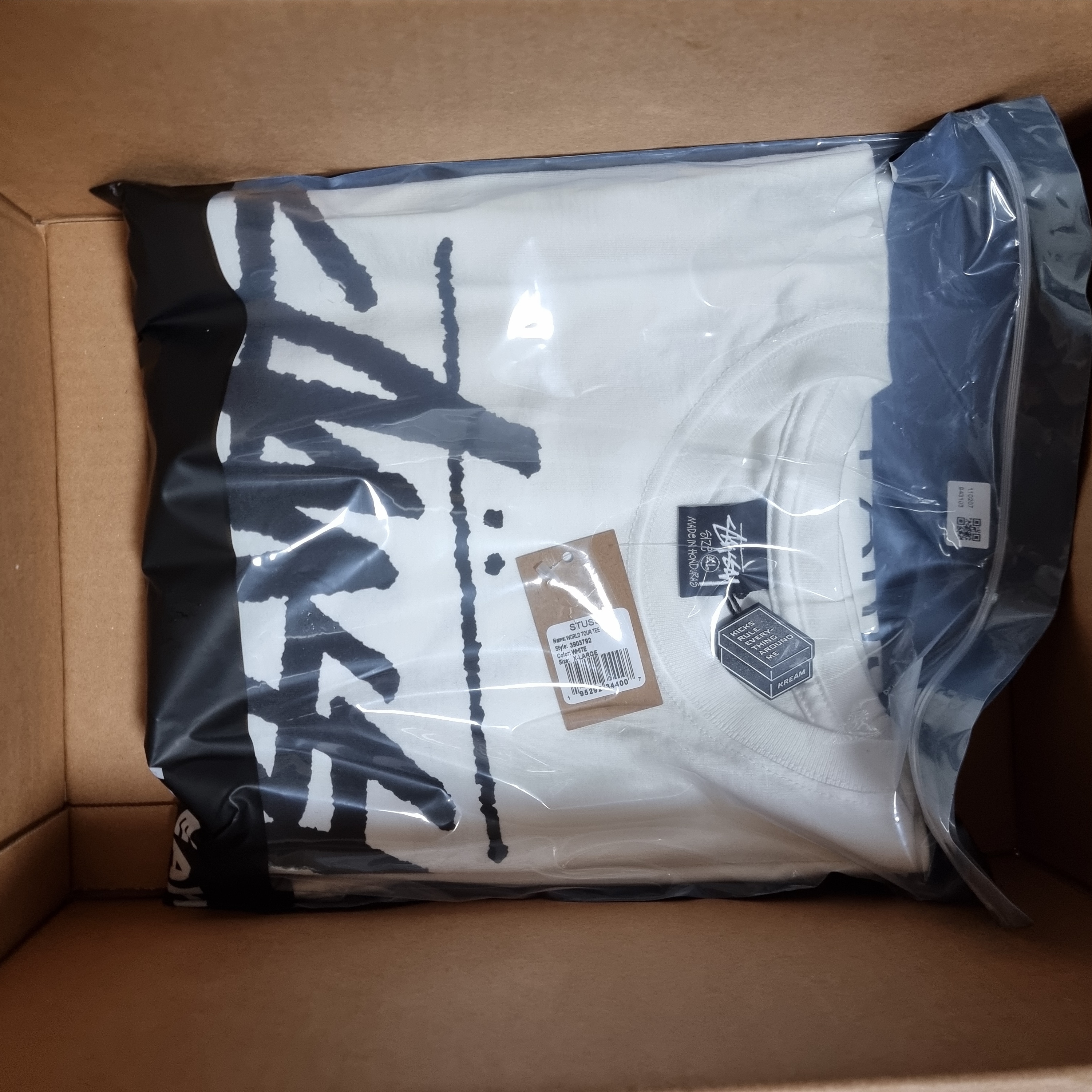 Stussy World Tour T-Shirt White 2023 착용 스타일