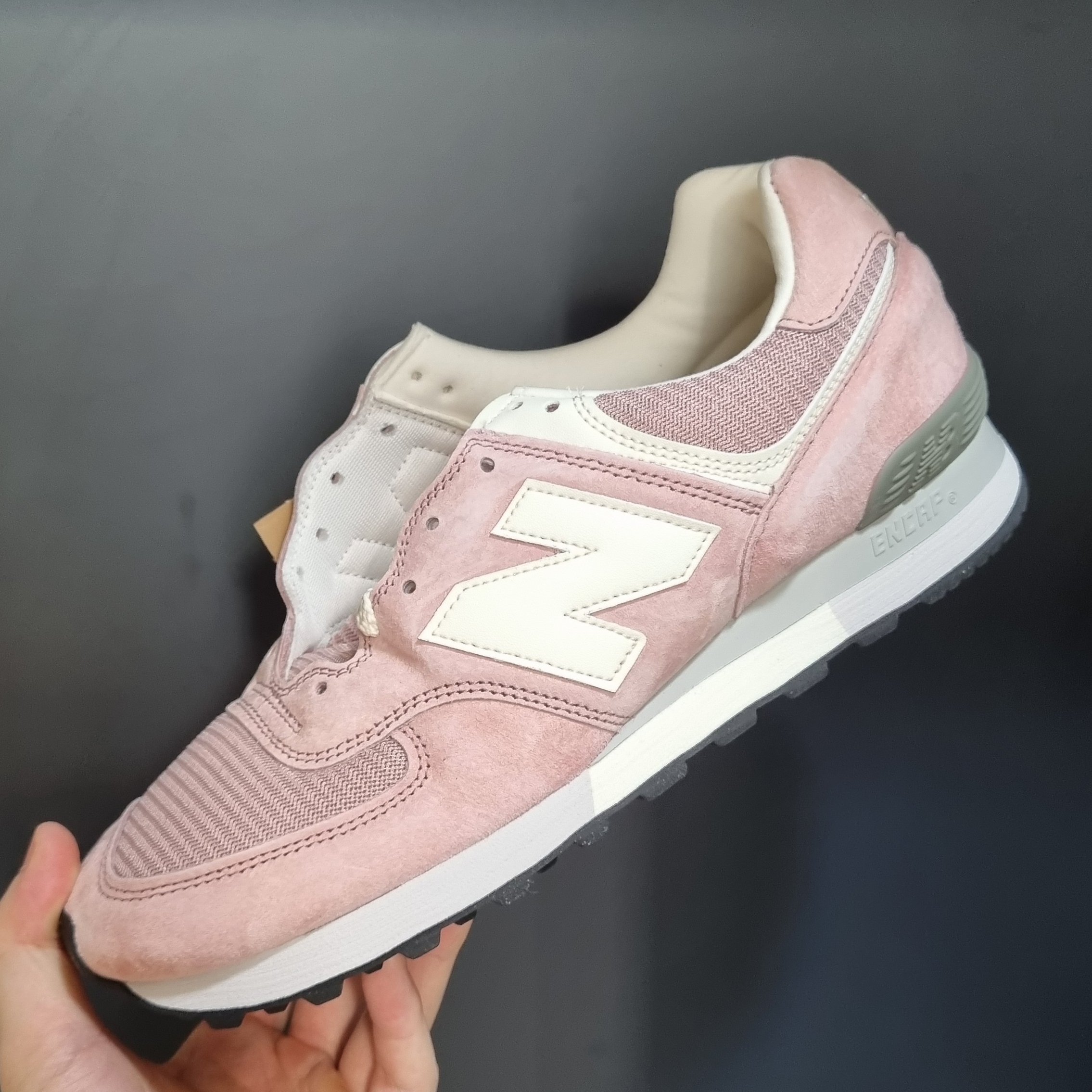 New Balance 576 Made in UK Pale Mauve 착용 스타일