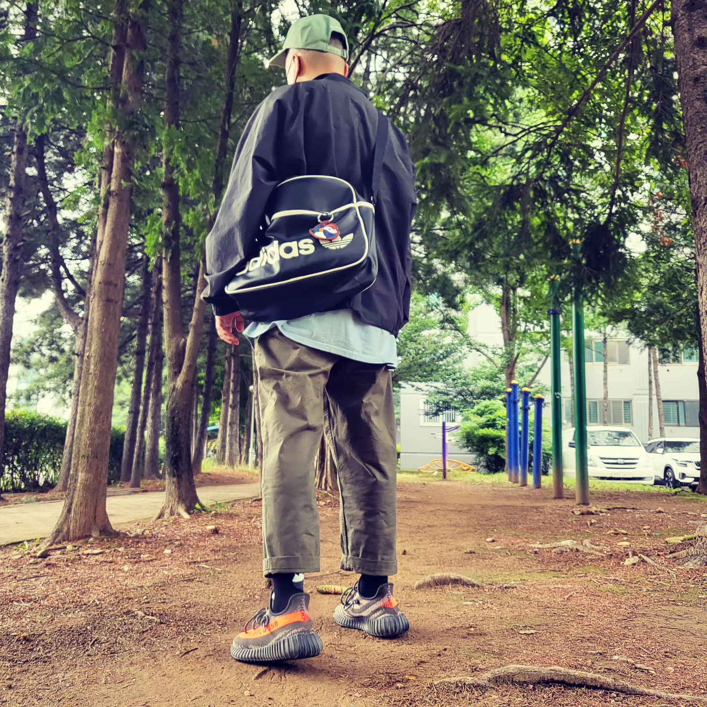 Supreme Pigment Print S Logo 6-Panel Light Sage - 22FW, Essentials Track Jacket Black - 20FW 착용 스타일 - 2