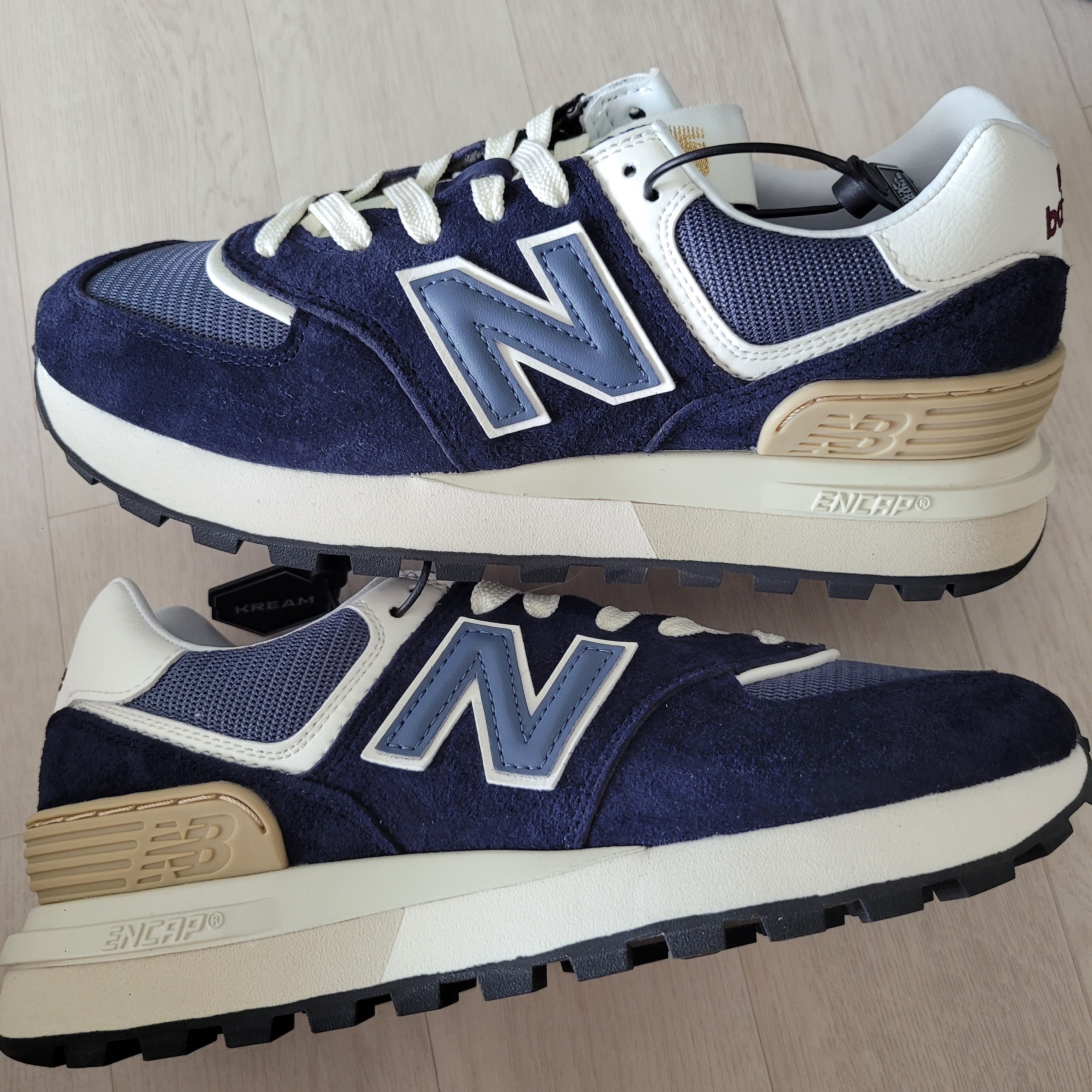 New Balance 574 Legacy Navy 착용 스타일