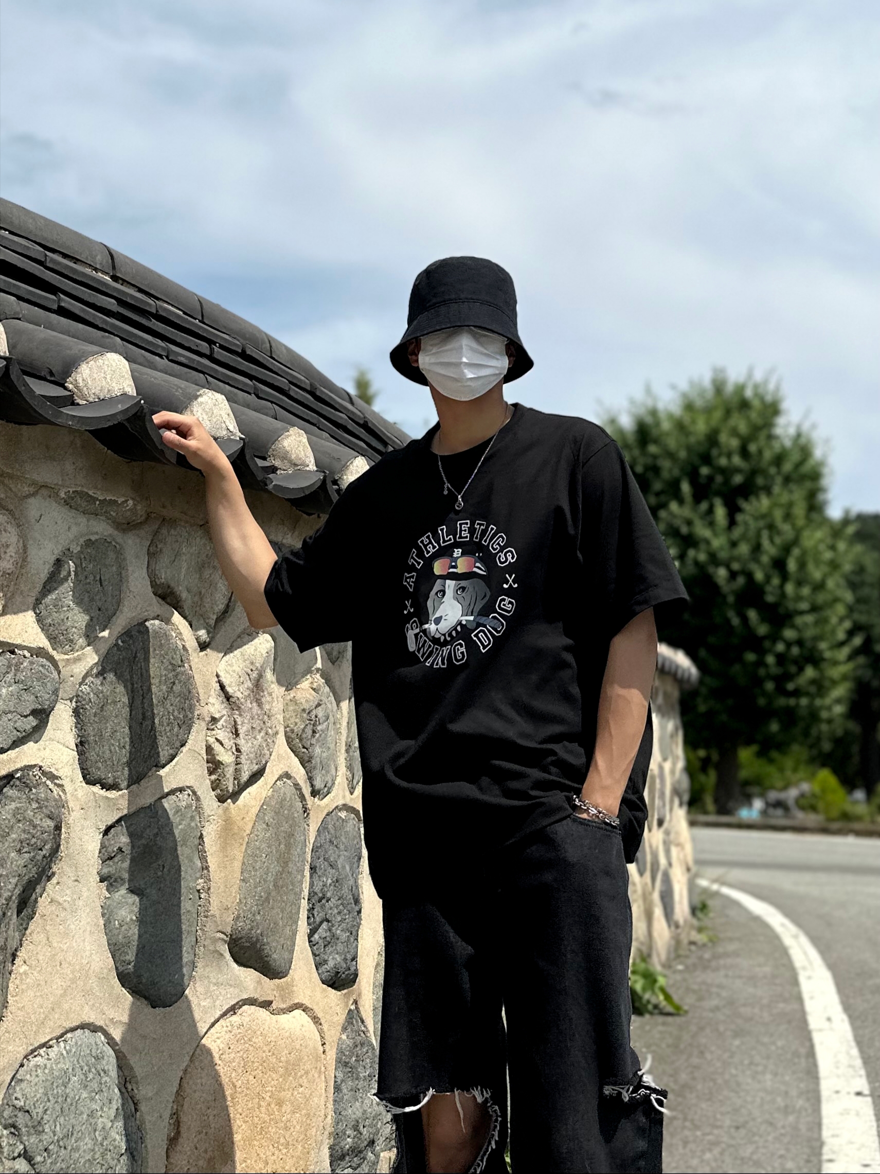 Maison Mihara Yasuhiro Blakey OG Sole Canvas Low-top Sneakers Black White, Gucci Interlocking G Pendant Necklace Silver 착용 스타일 - 4