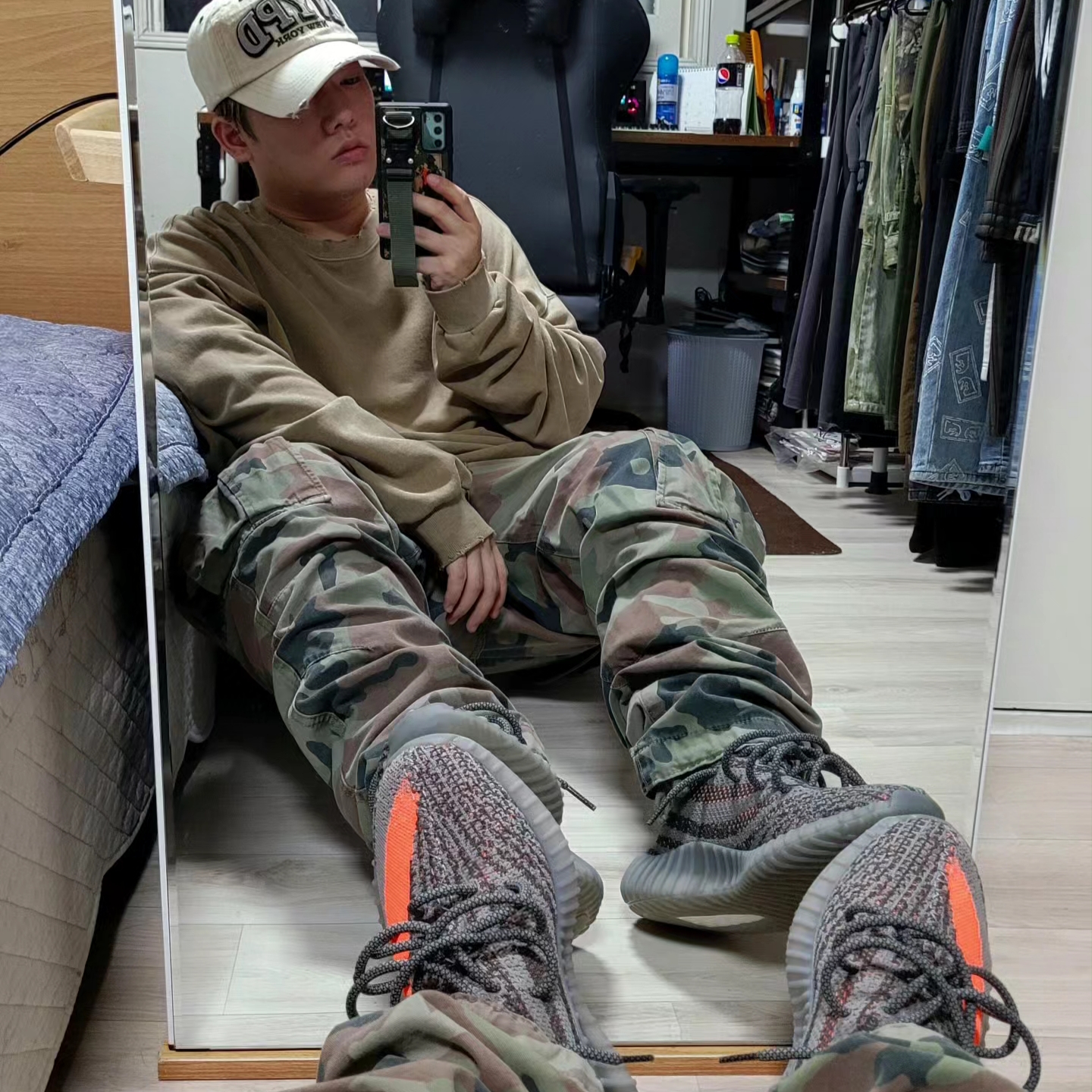 Adidas Yeezy Boost 350 V2 Beluga - Reflective 착용 스타일 - 2