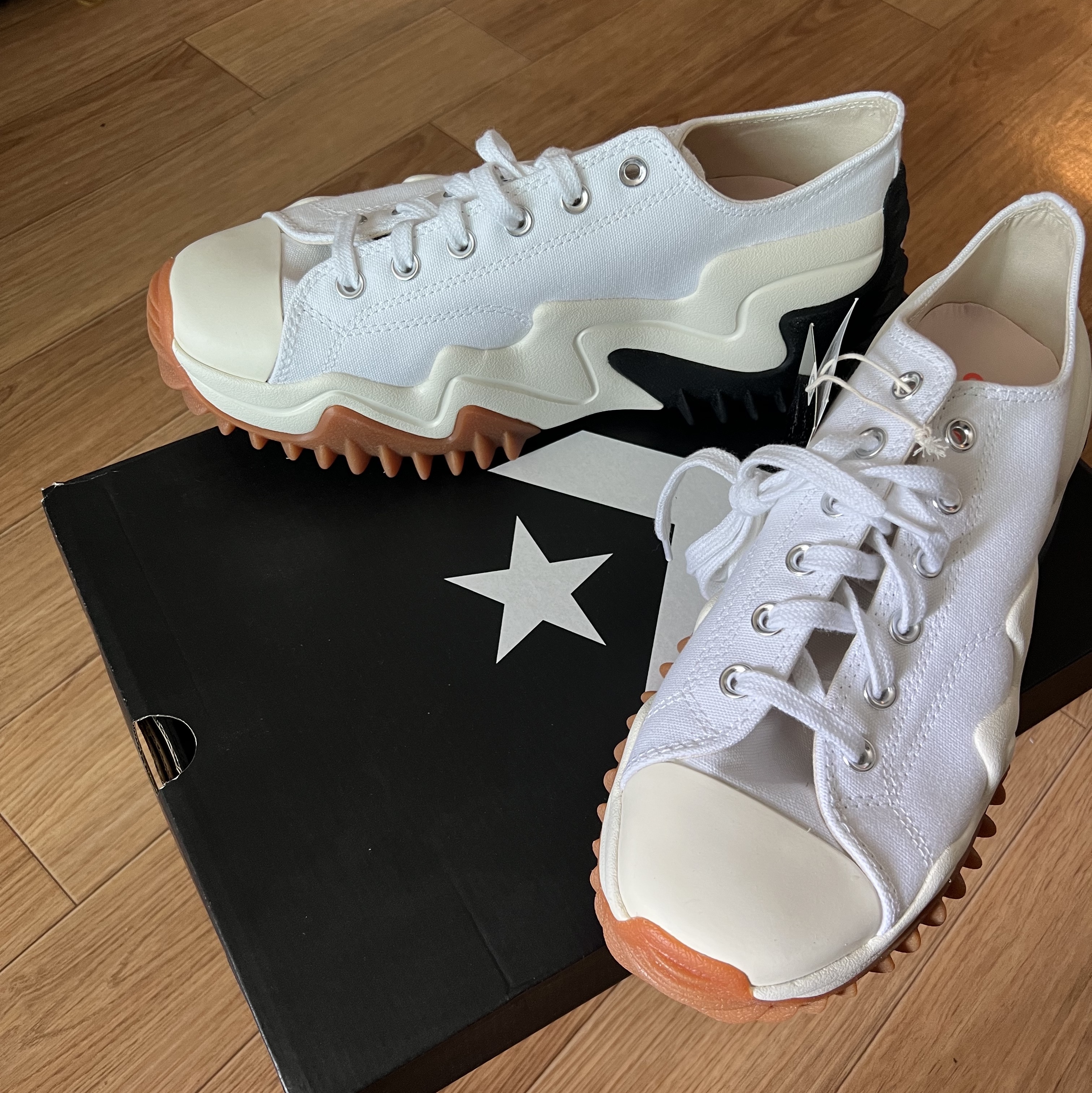 Converse Run Star Motion Ox Foundational White 착용 스타일 - 2