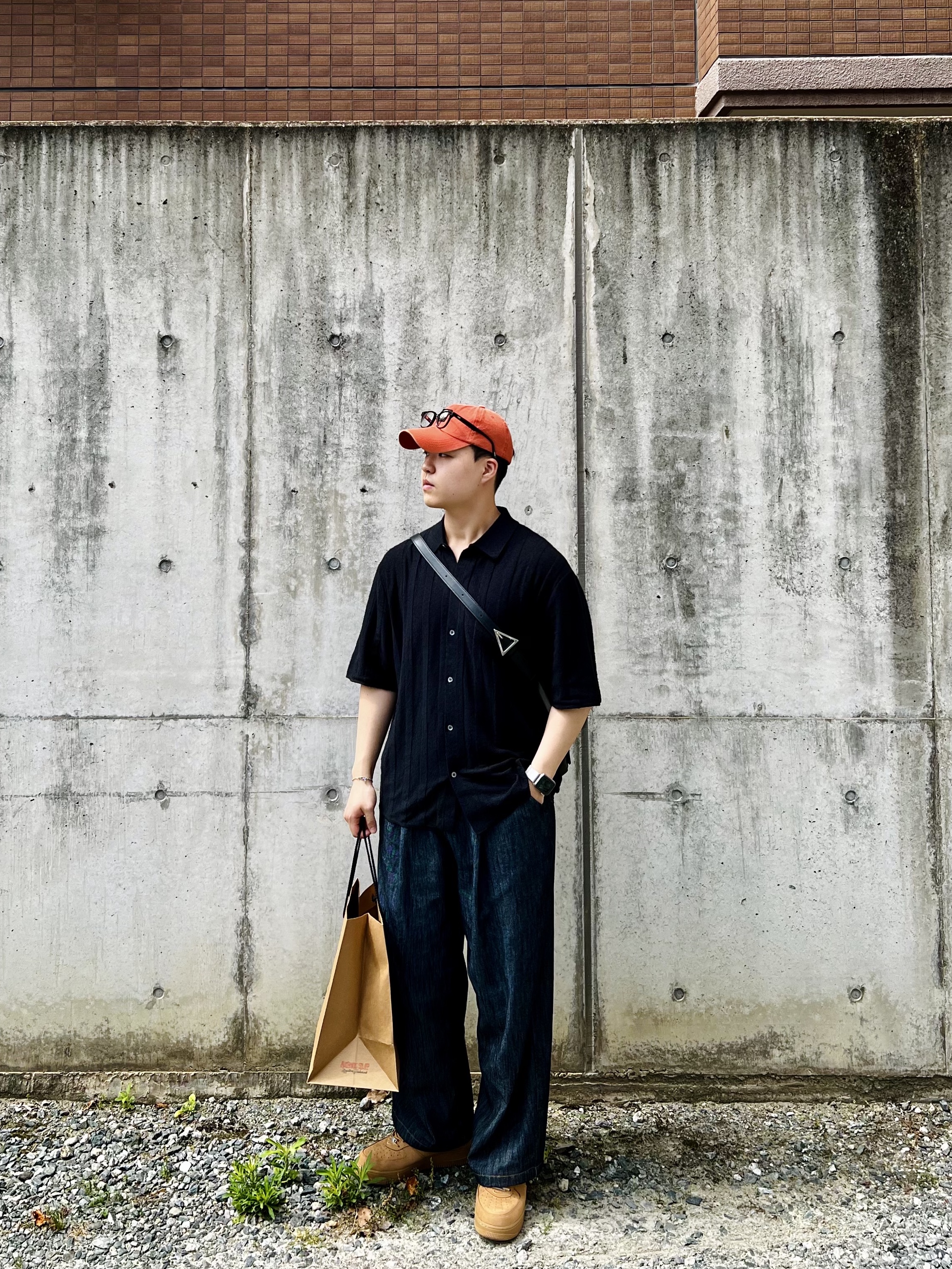 Nike x Supreme Air Force 1 Low Flax, Bottega Veneta Urban Leather Crossbody Cassette Black Silver 착용 스타일