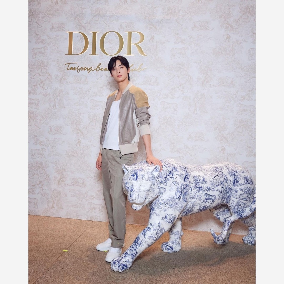 Dior B27 Low-Top Sneakers White 착용 스타일 - 2