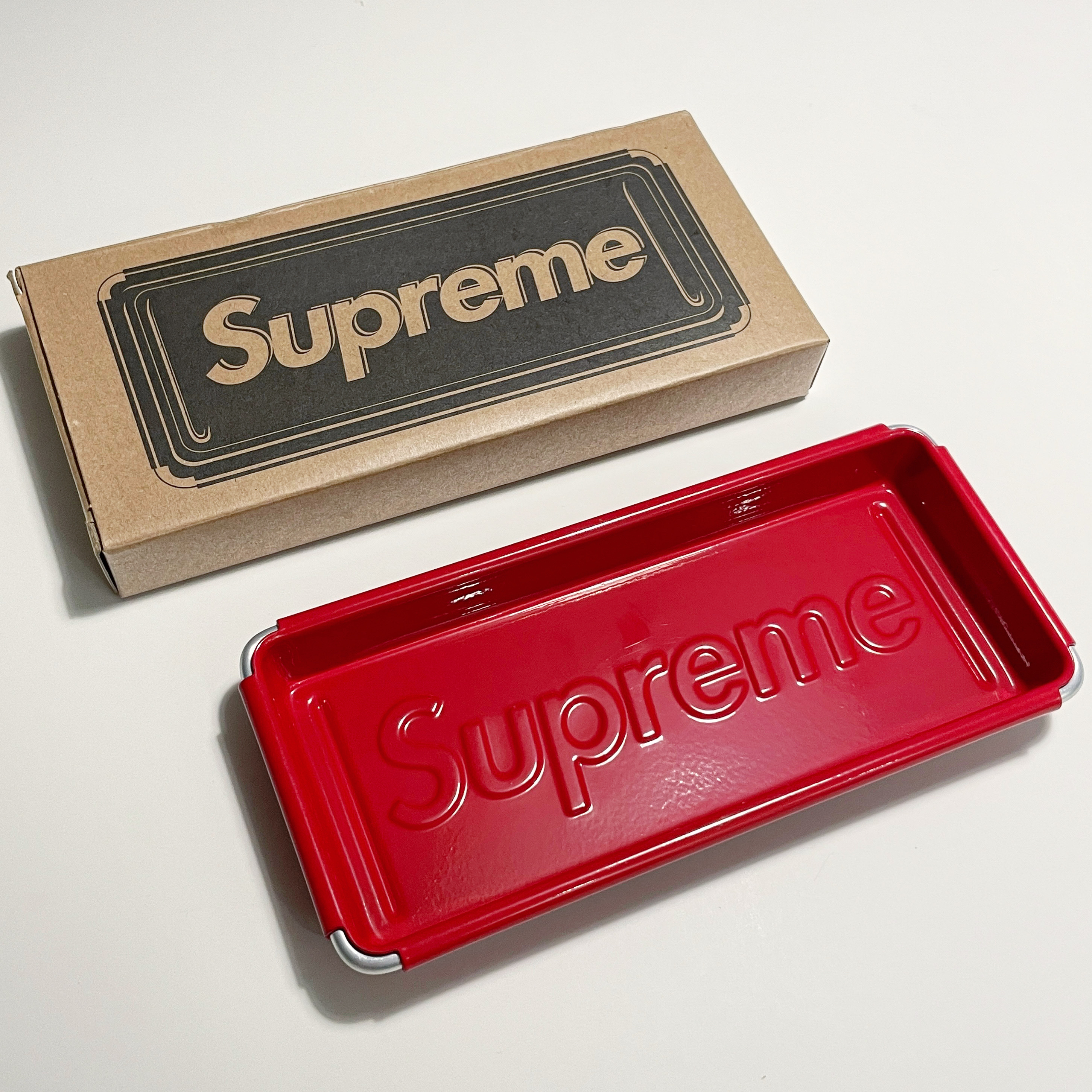 Supreme x Dulton Tray Red - 23SS 착용 스타일