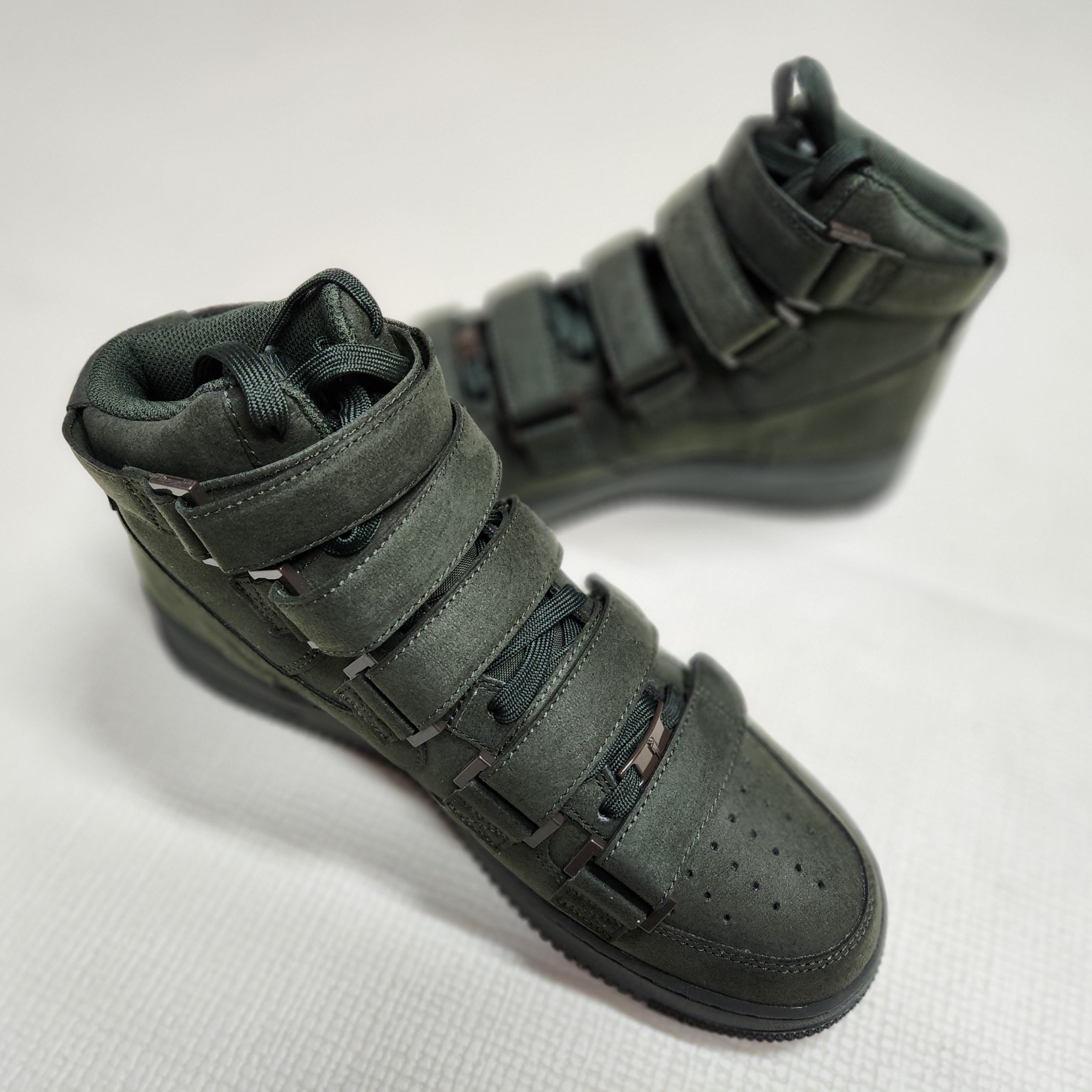 Nike x Billie Eilish Air Force 1 High '07 SP Sequoia 착용 스타일 - 4