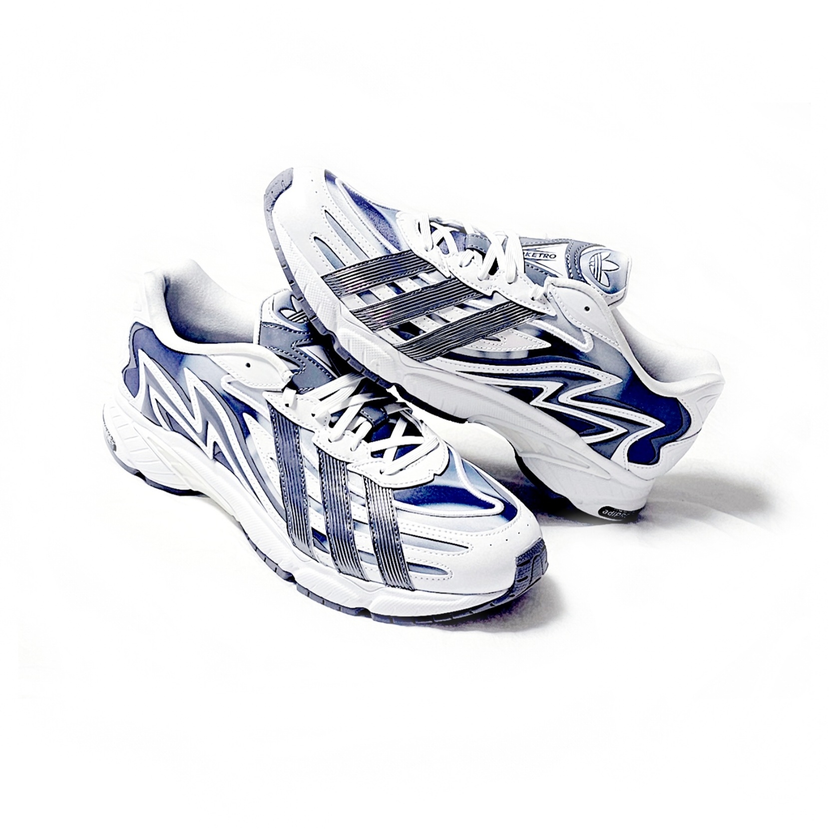 Adidas Orketro 2.0 Cloud White Grey 착용 스타일 - 2