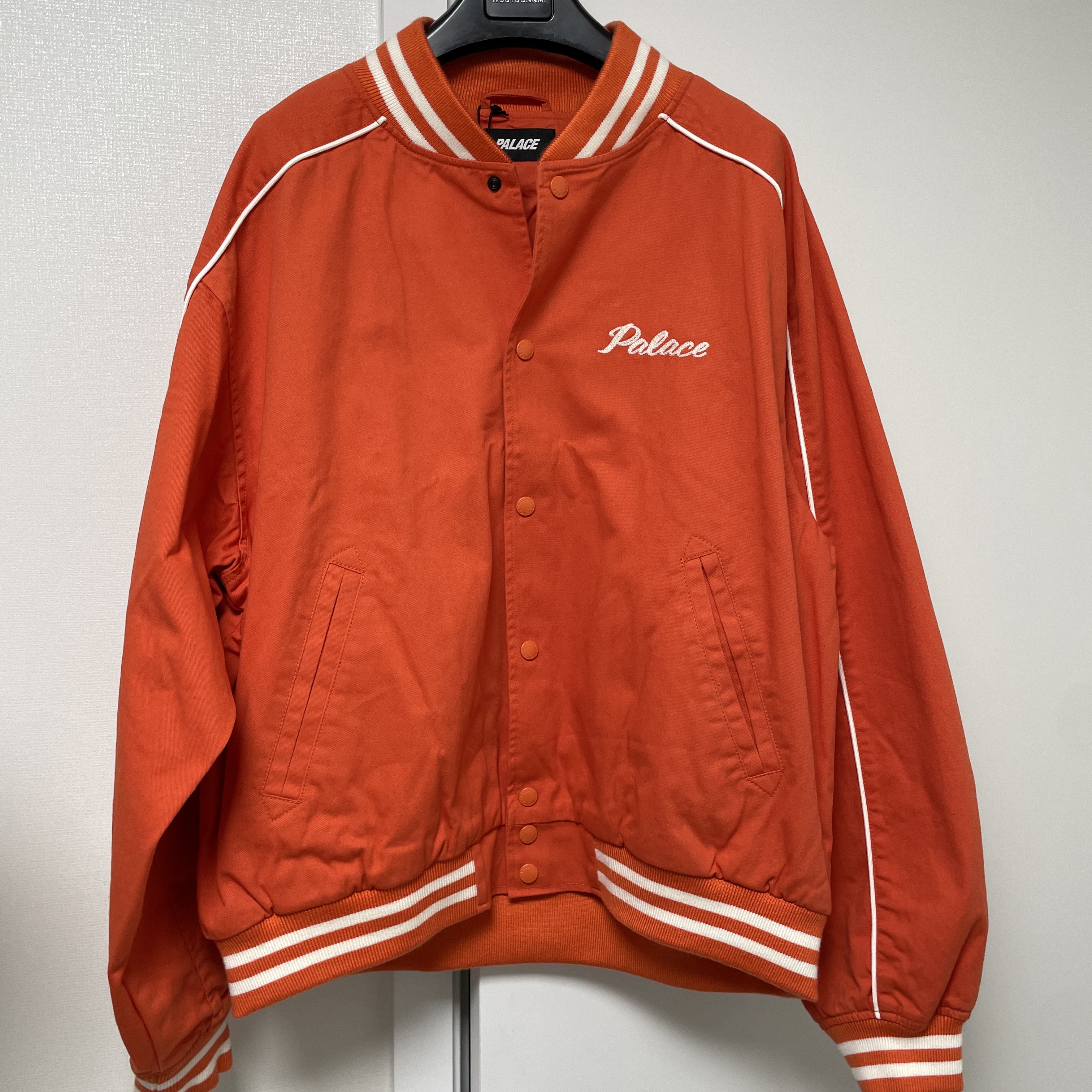 Palace Catch It Bomber Jacket Jaffa - 23SS 착용 스타일 - 2
