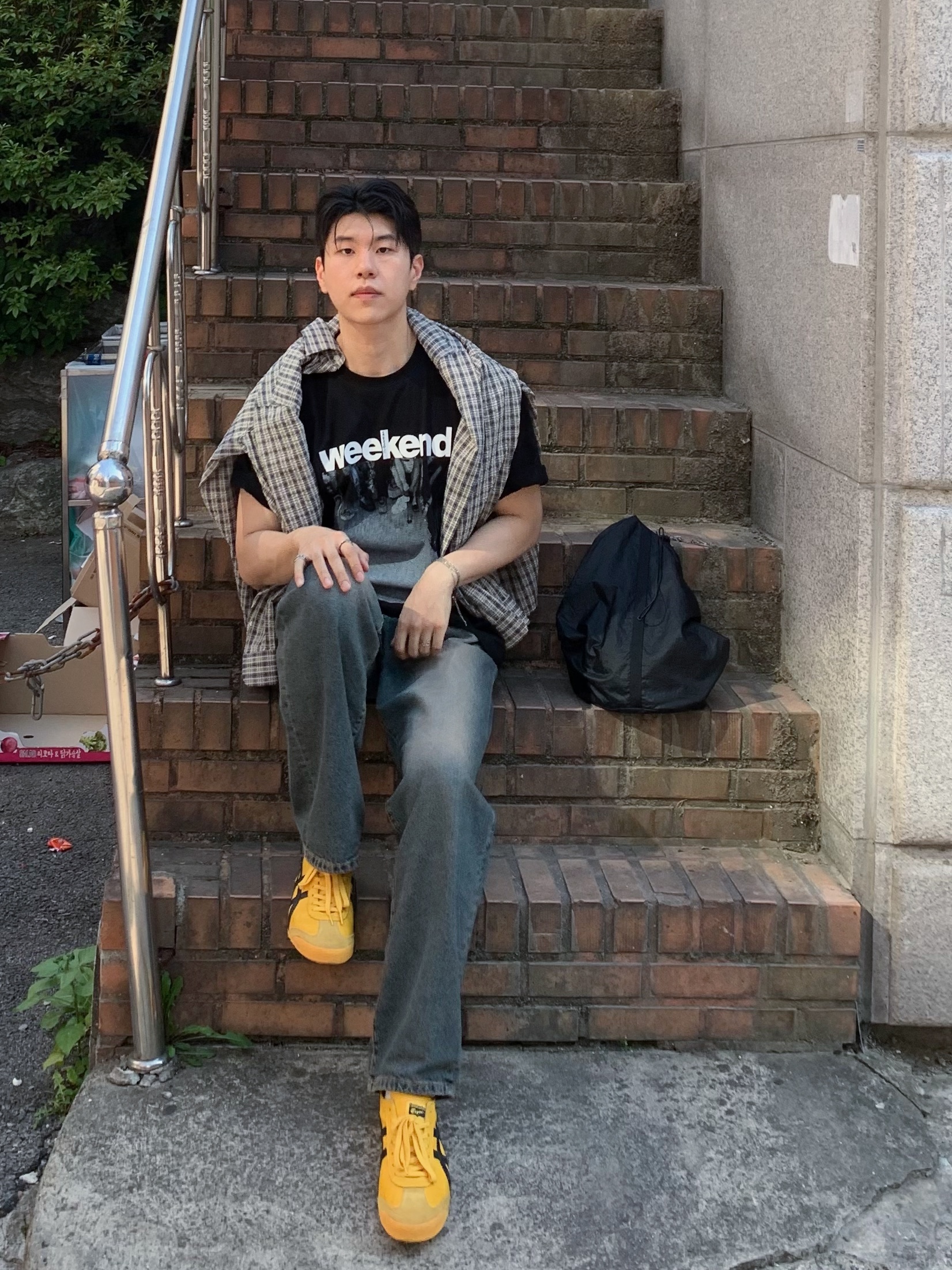 Onitsuka Tiger Mexico 66 Yellow Black 착용 스타일 - 3