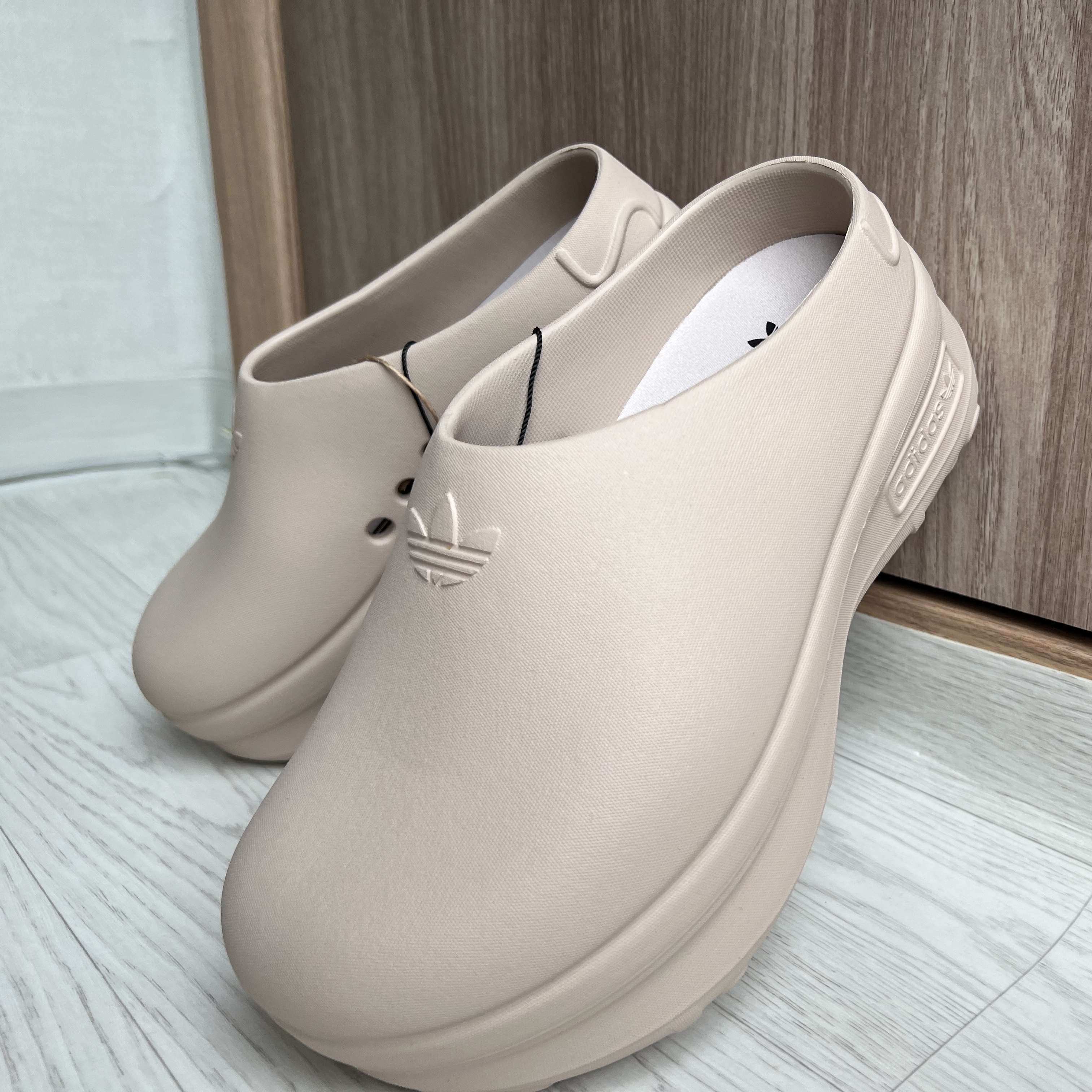 (W) Adidas Adifom Stan Smith Mule Wonder Taupe 착용 스타일 - 2