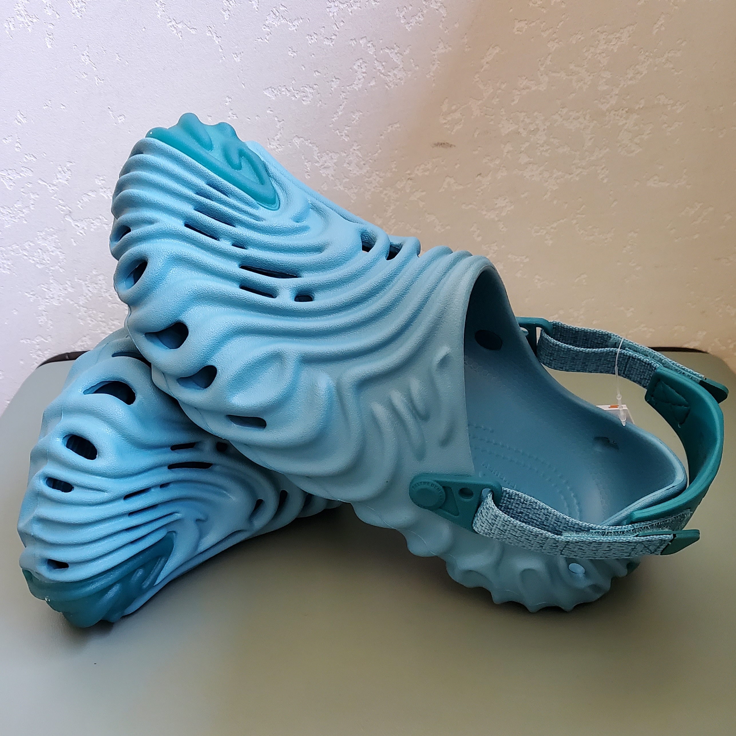 Crocs x Salehe Bembury Pollex Clog Tide 착용 스타일
