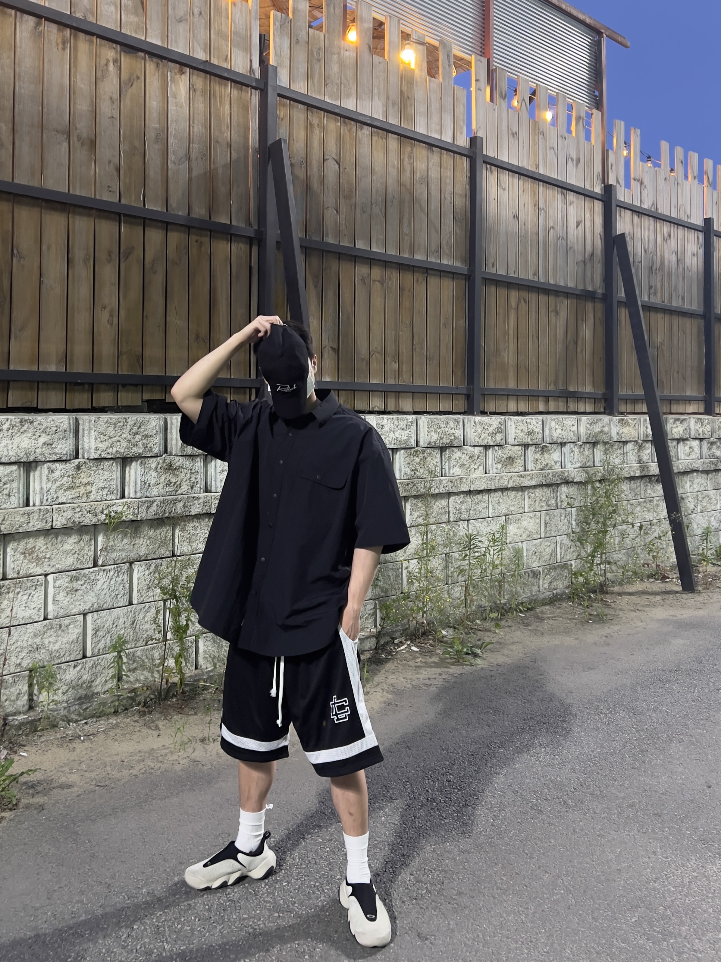 Oakley Factory Team x Brain Dead Flesh Milk Black 착용 스타일 - 1