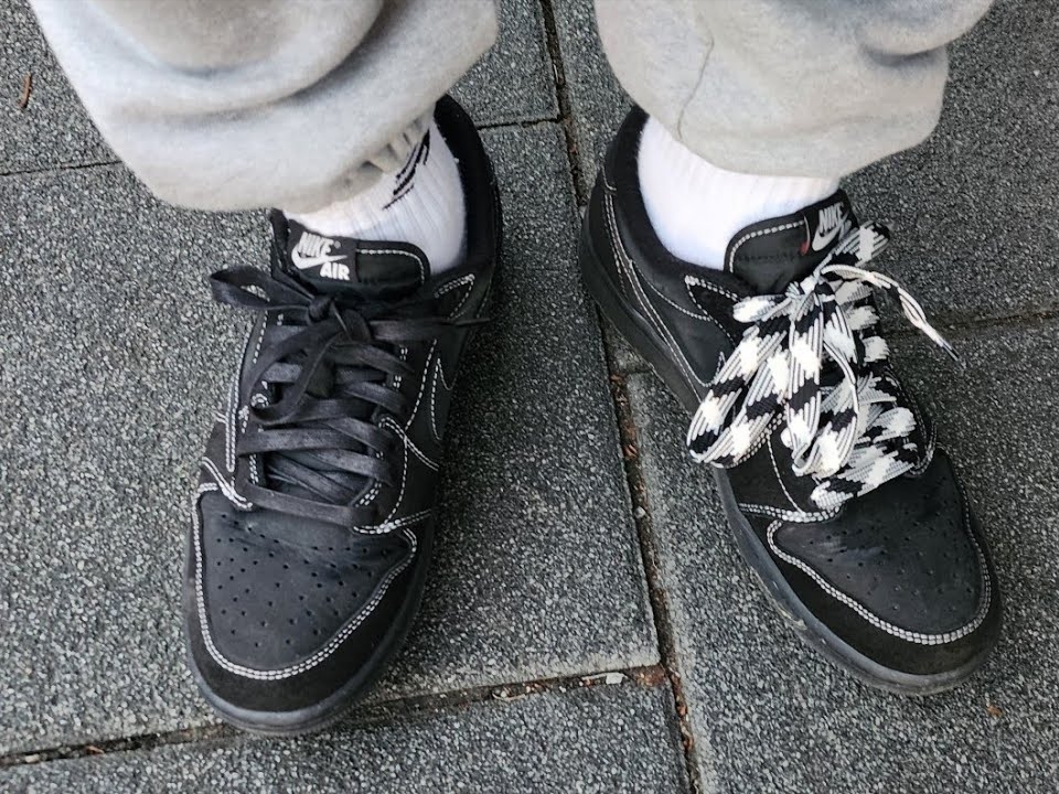 Jordan 1 x Travis Scott Retro Low OG SP Black Phantom 착용 스타일
