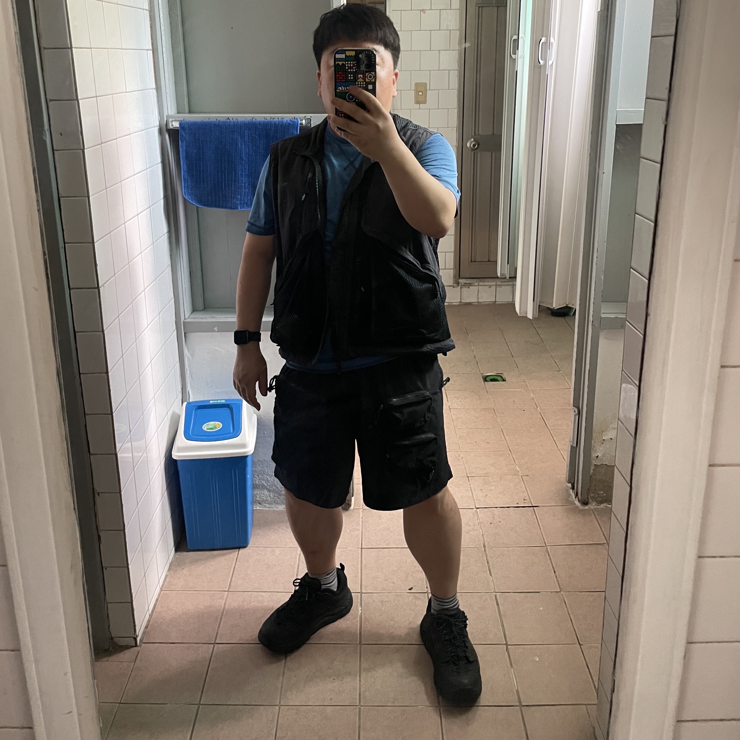 Hoka Tor Ultra Low Black 착용 스타일