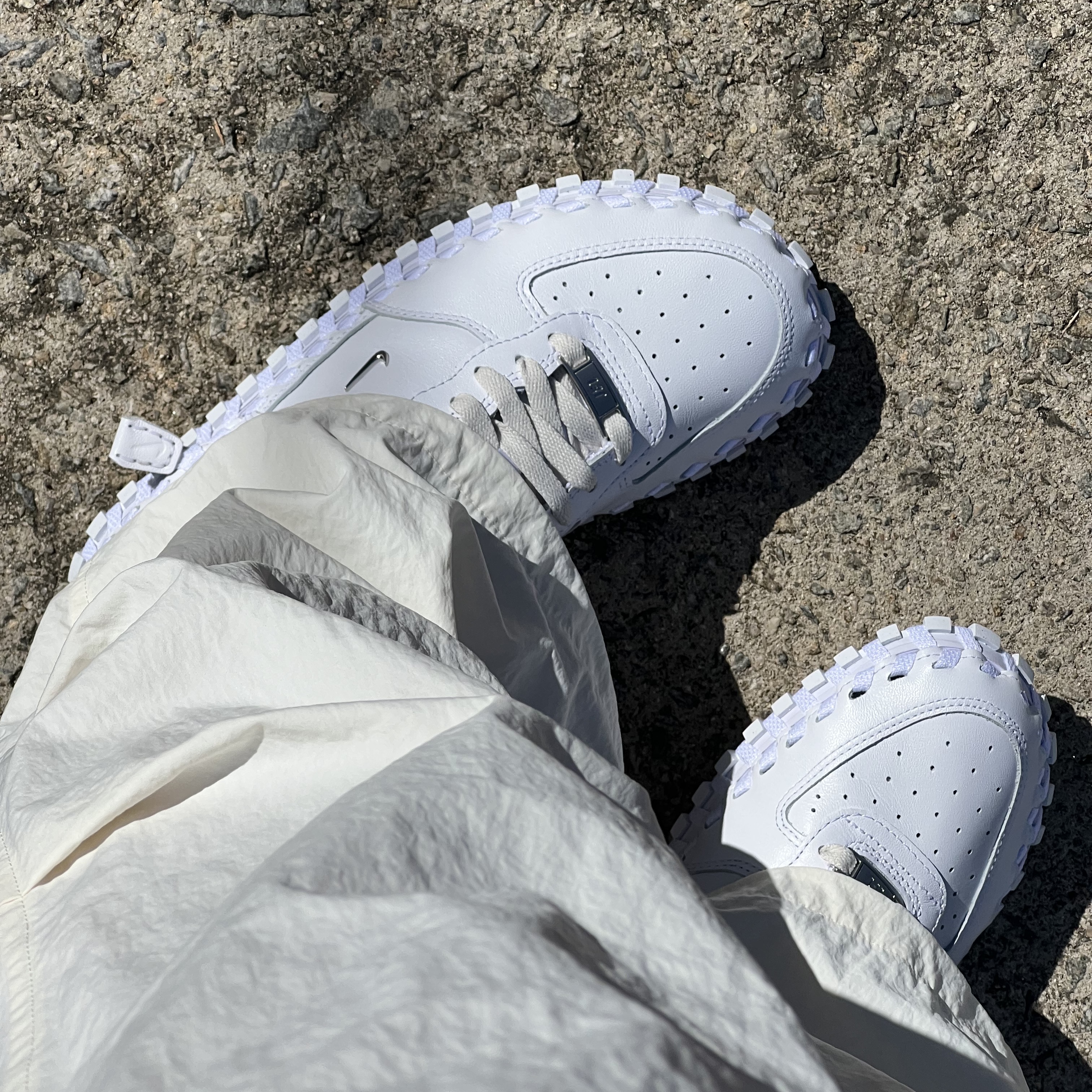 Nike x Jacquemus J Force 1 Low LX SP White 착용 스타일 - 2