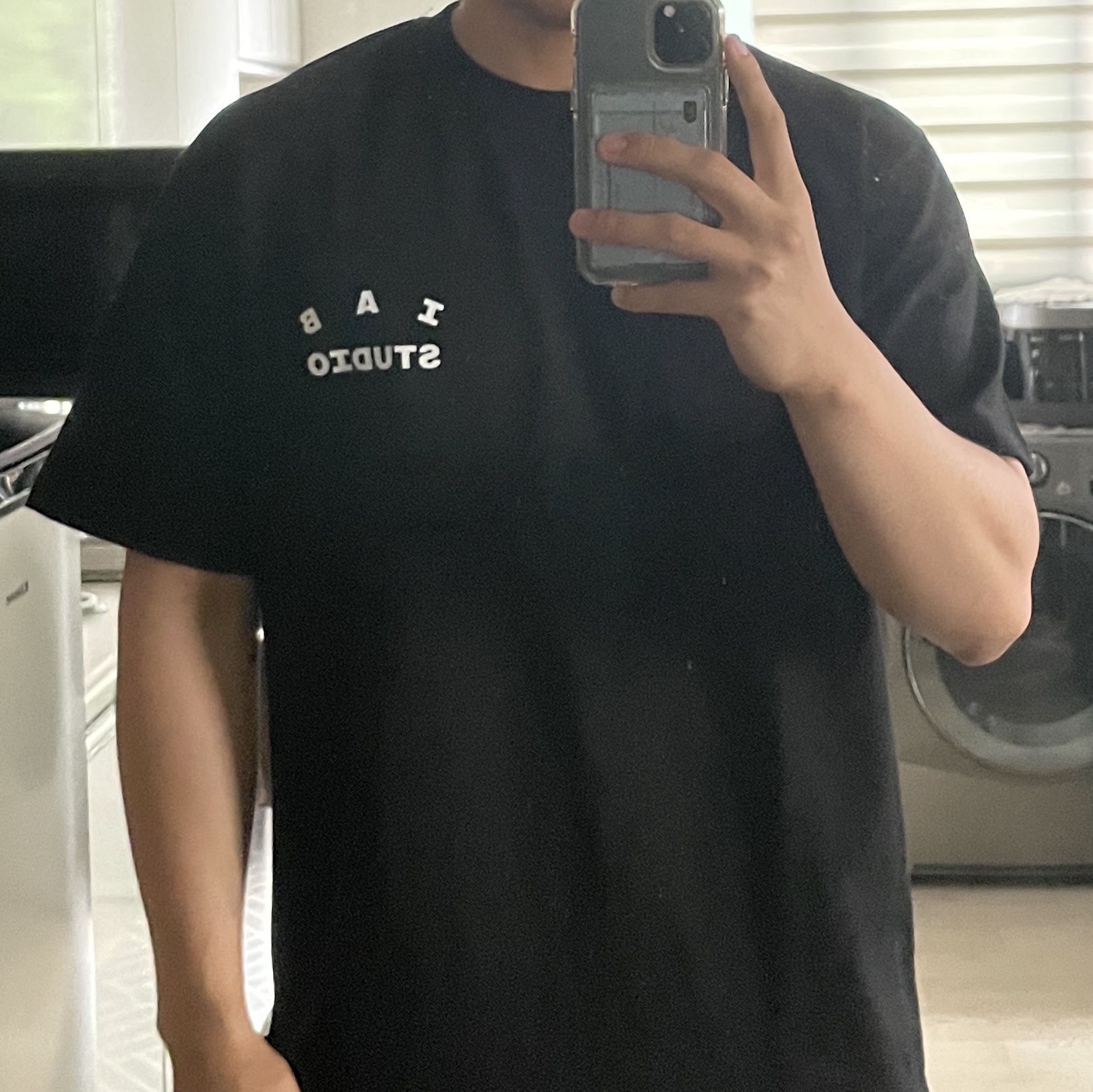 IAB Studio 10th Anniversary T-Shirt Black 착용 스타일