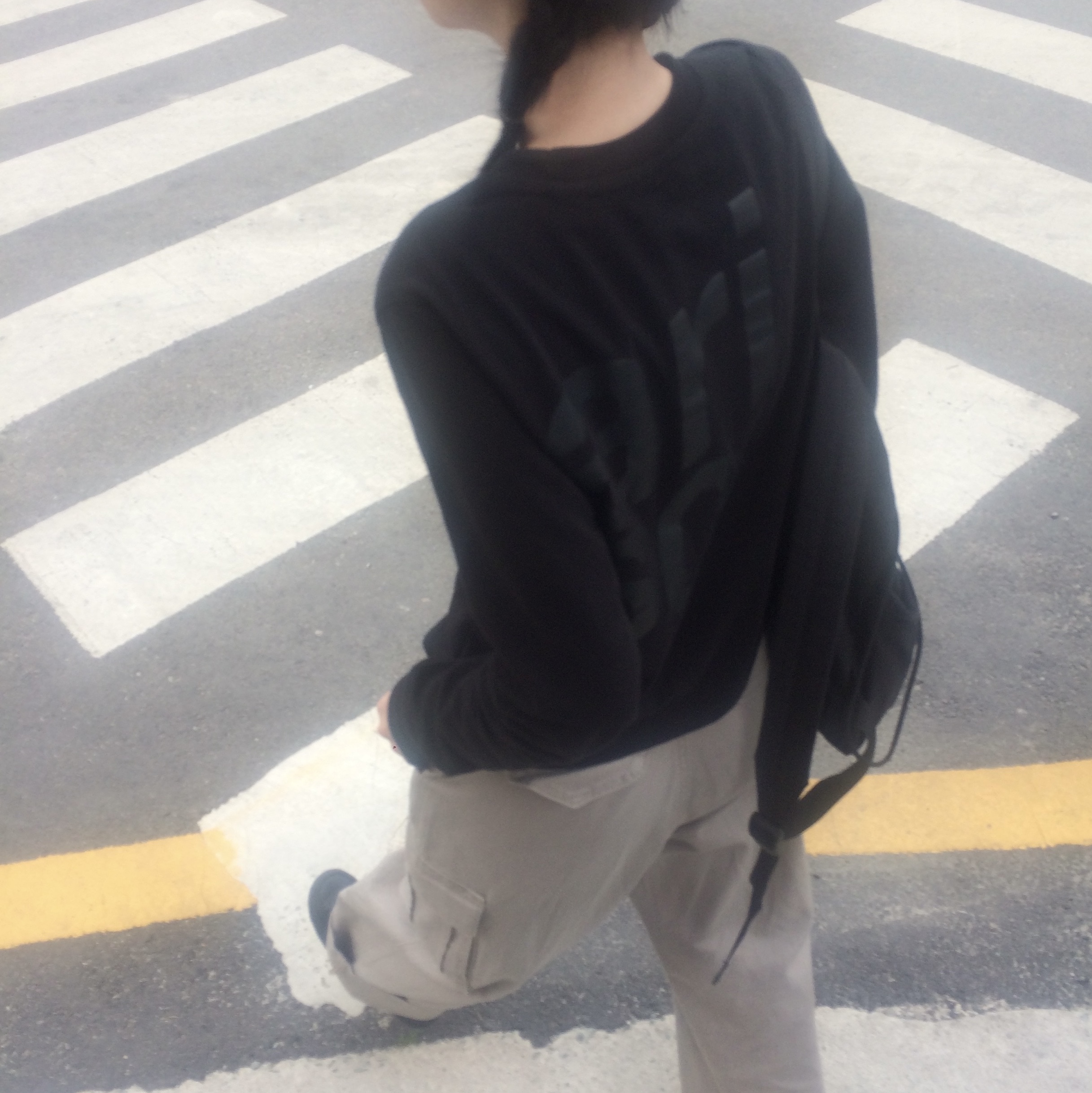 [예약 배송][KREAM 단독] Safarispot Women 1/2 Basic Safari LS T-Shirt Black 착용 스타일
